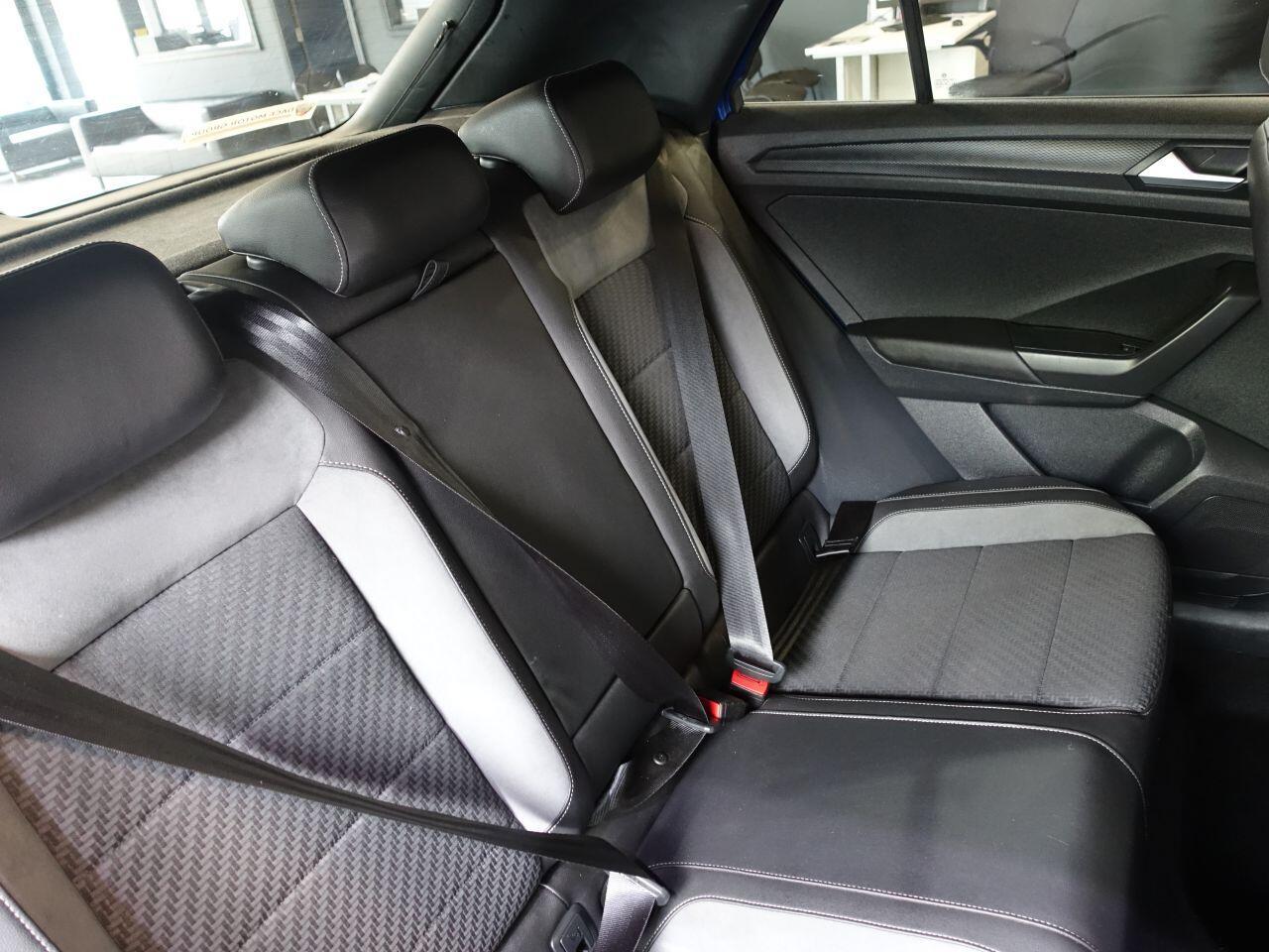 Volkswagen T-Roc - Image 14