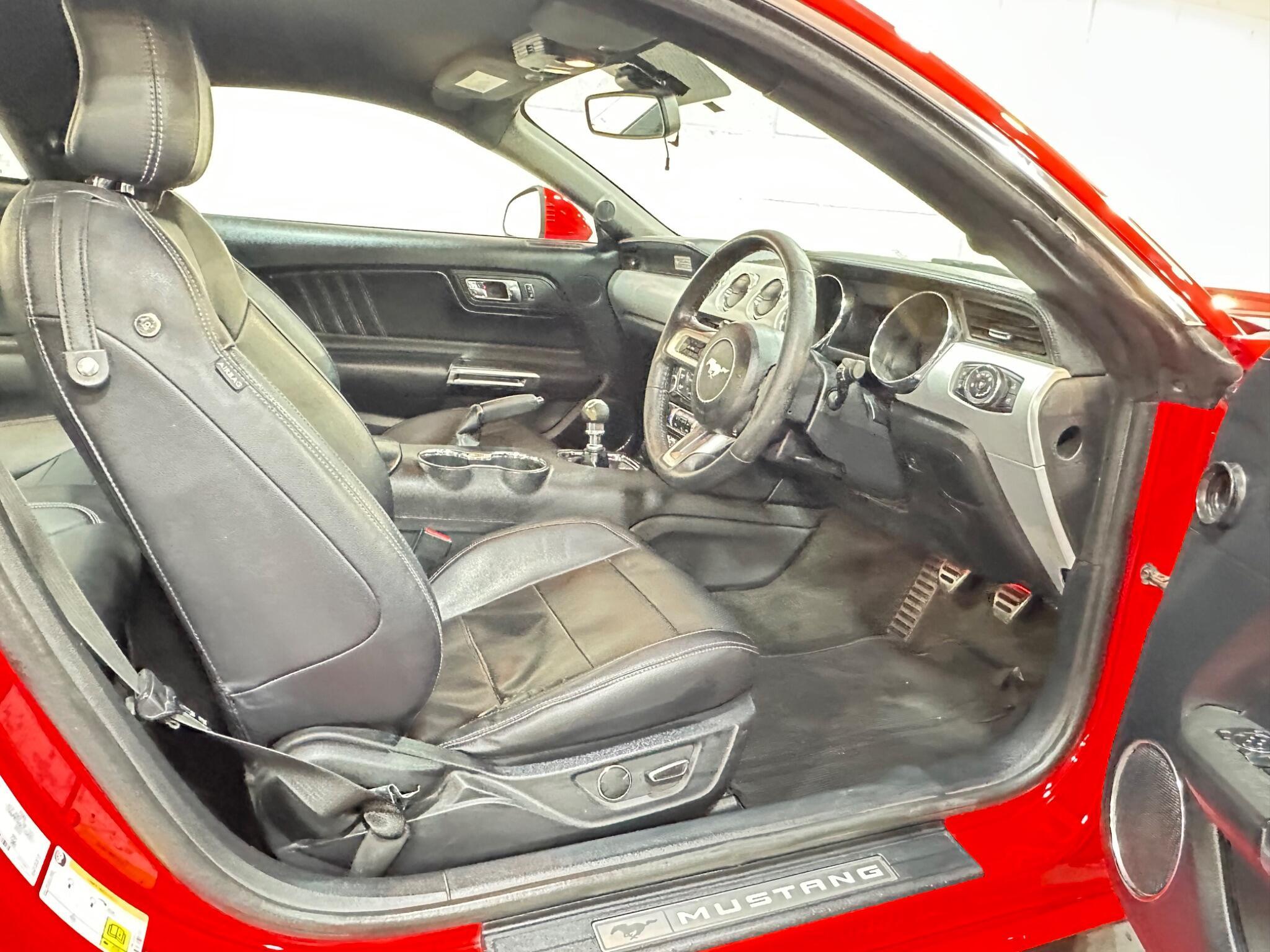 Ford Mustang - Image 9