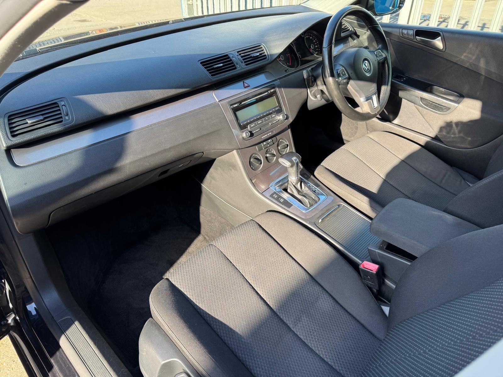 Volkswagen Passat - Image 27