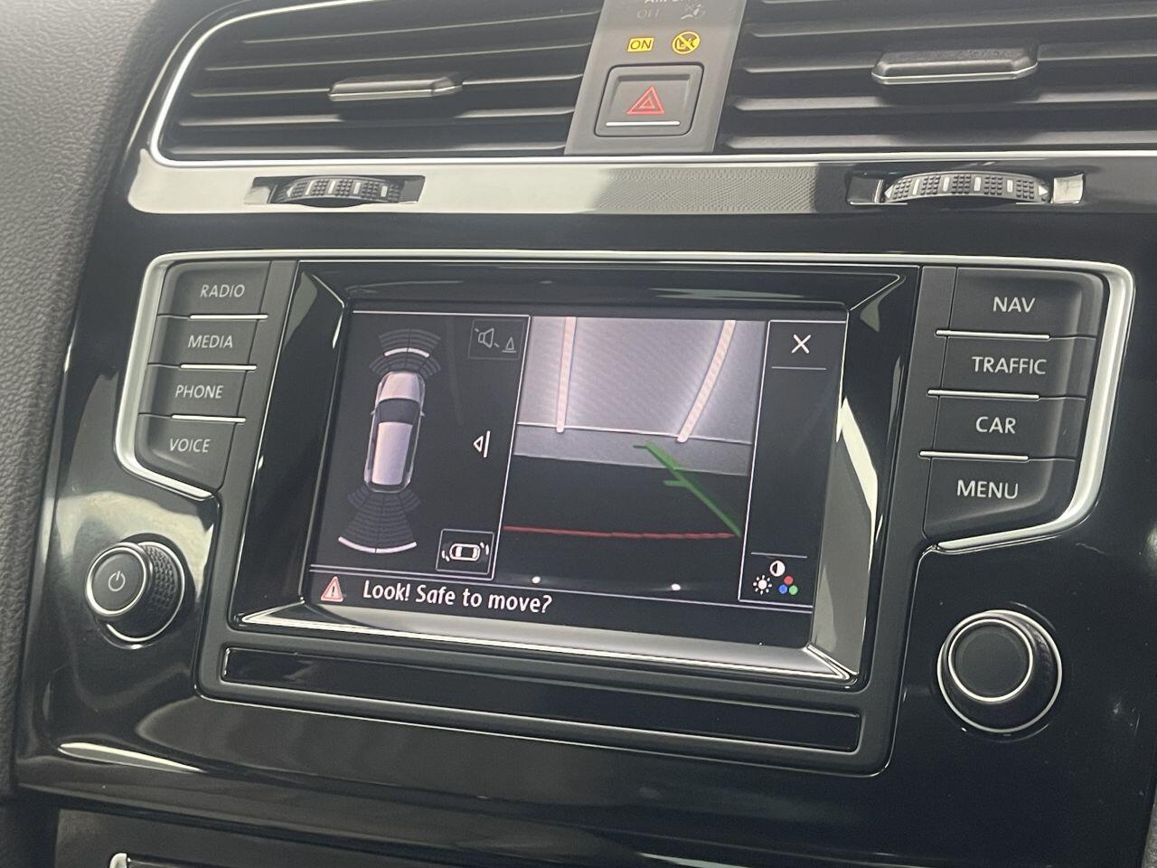 Volkswagen Golf - Image 31