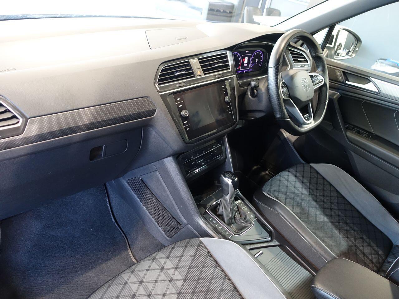 Volkswagen Tiguan - Image 10