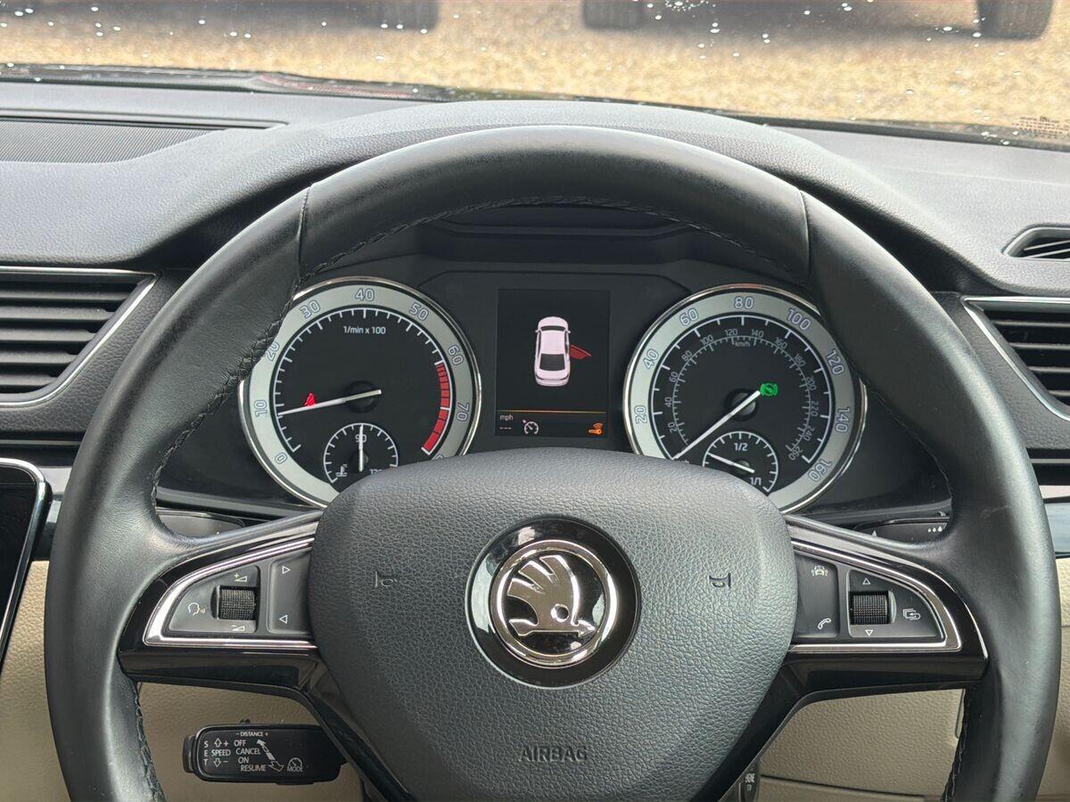 Skoda Superb - Image 17