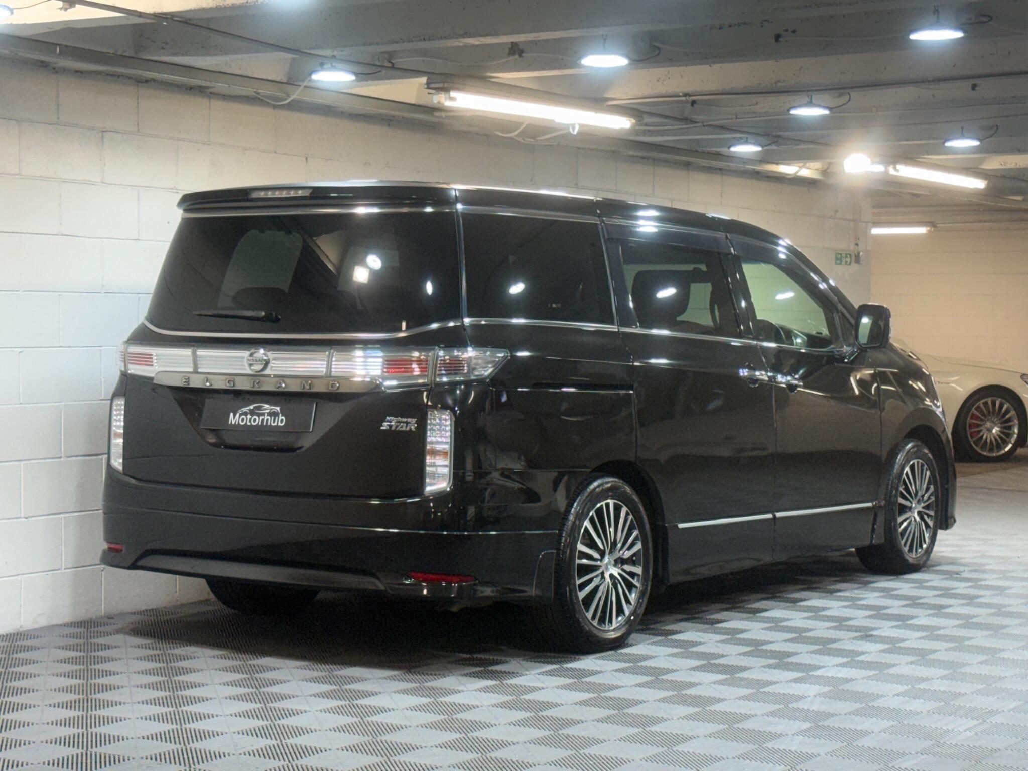 Nissan Elgrand - Image 5