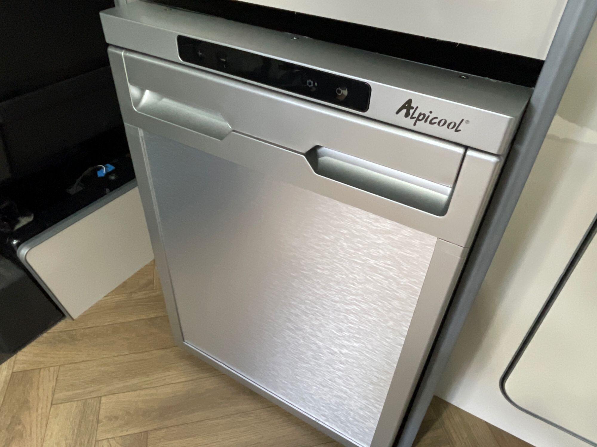 Volkswagen Transporter - Image 33