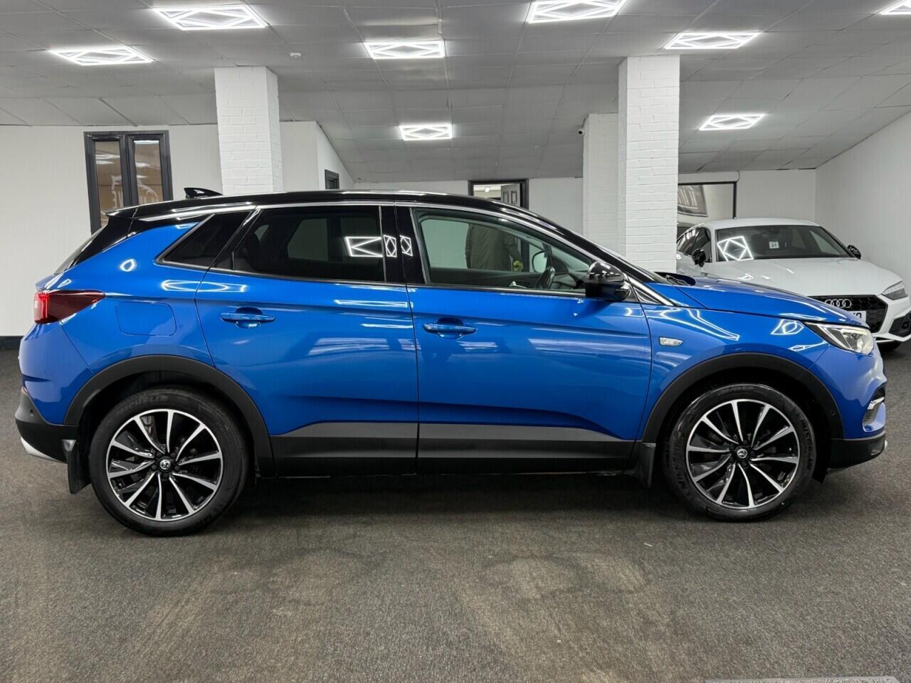 Vauxhall Grandland X - Image 5