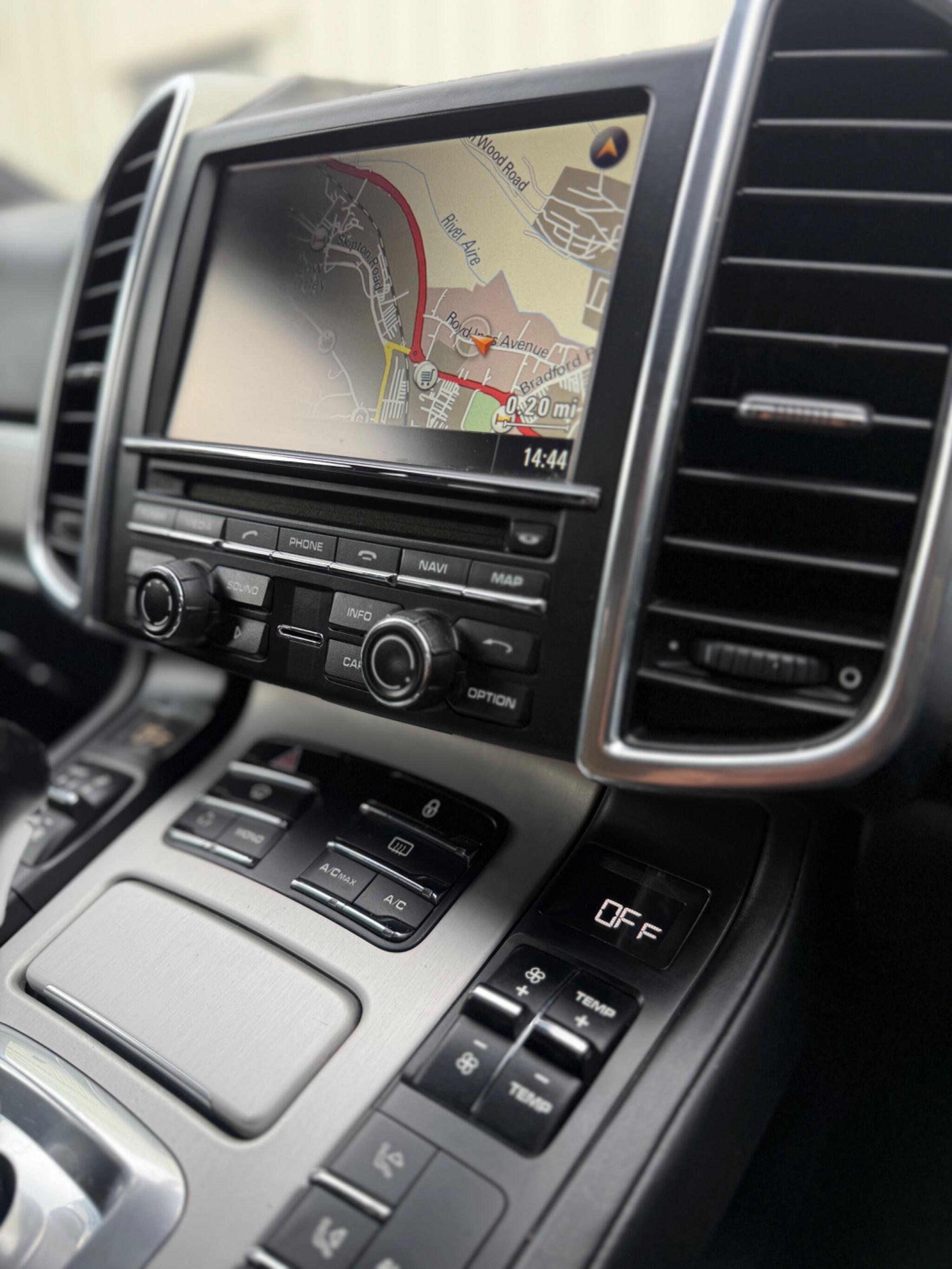 Porsche Cayenne - Image 42