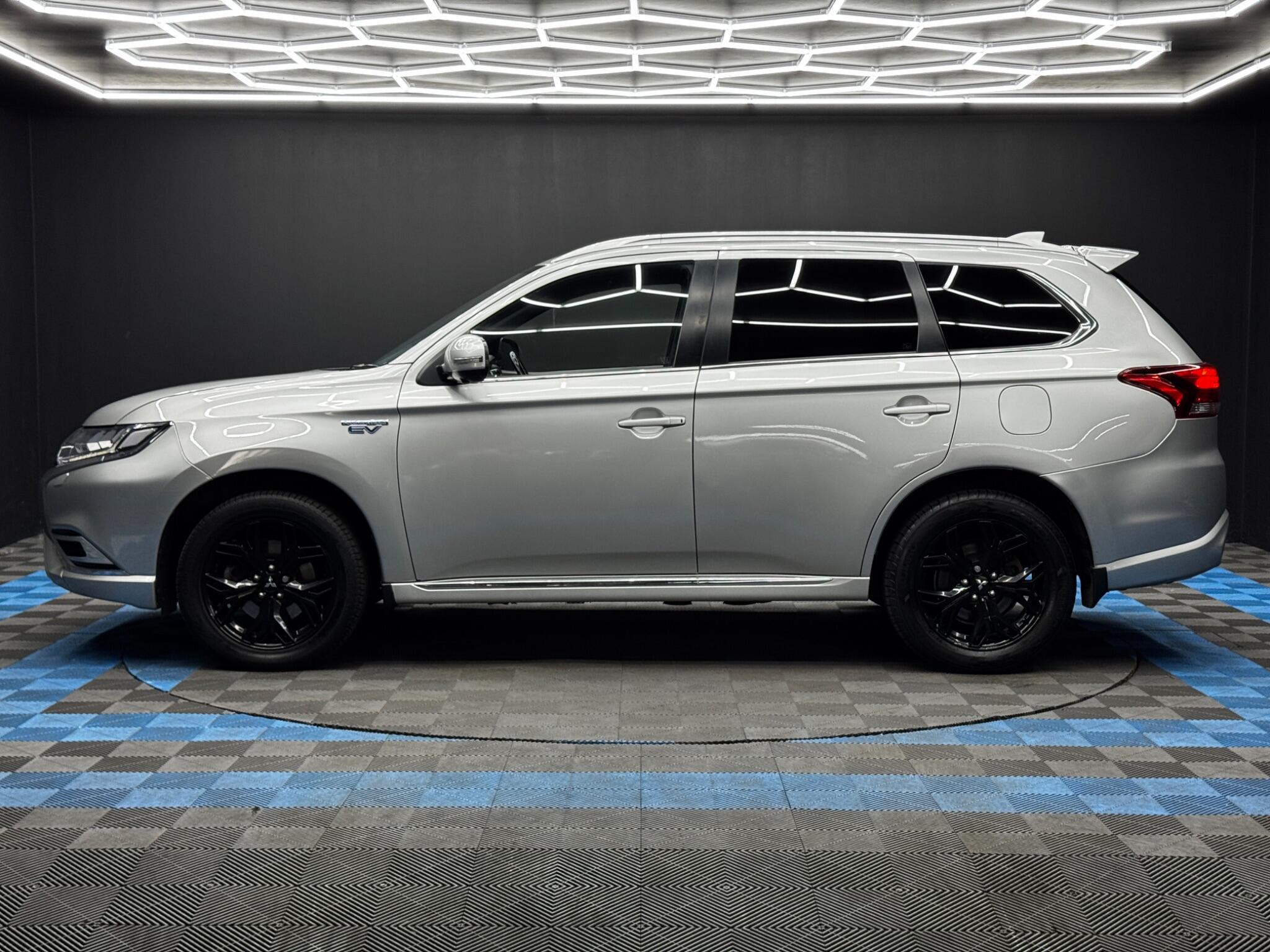 Mitsubishi Outlander - Image 8