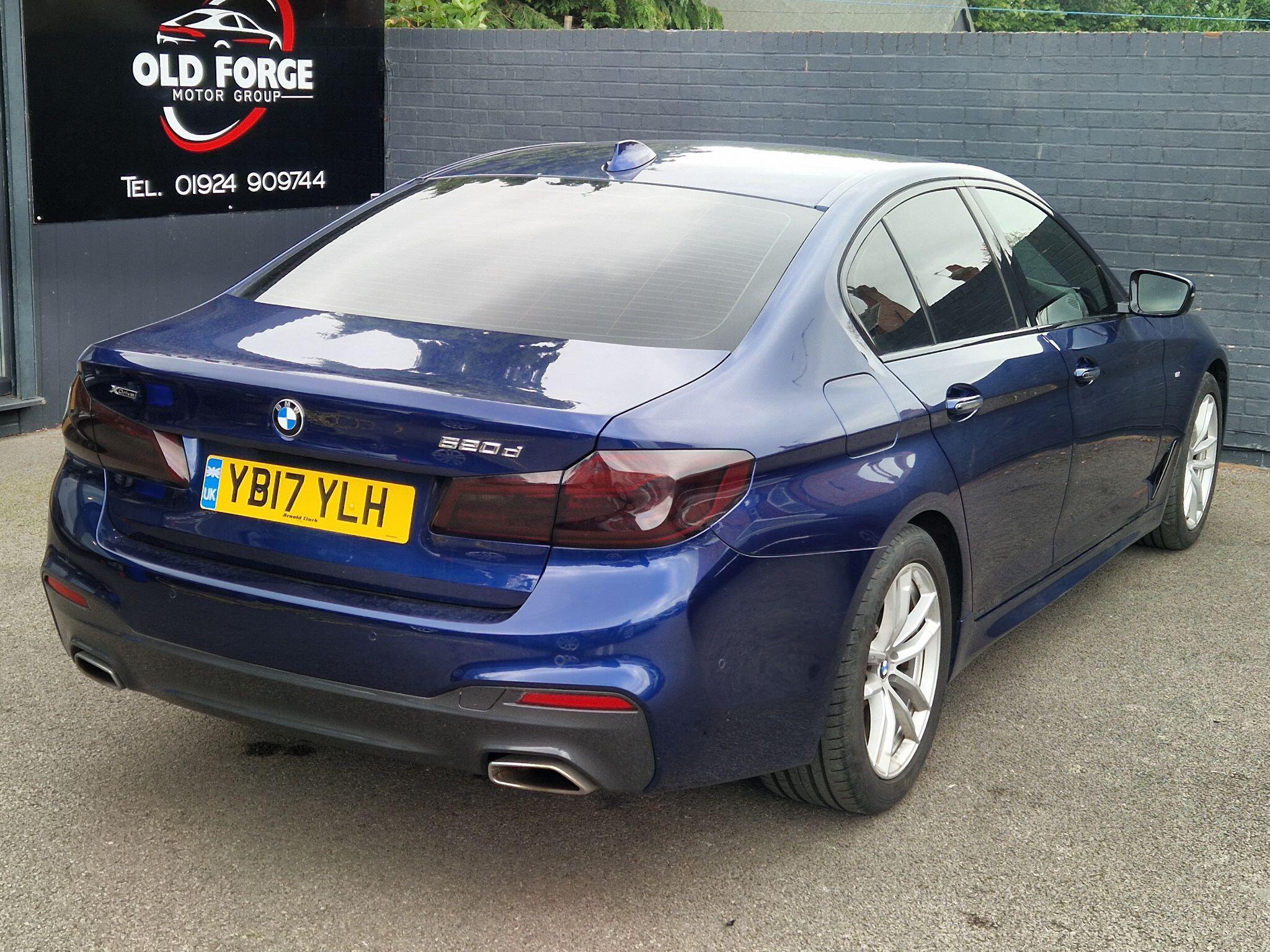 BMW 5 Series - Image 10