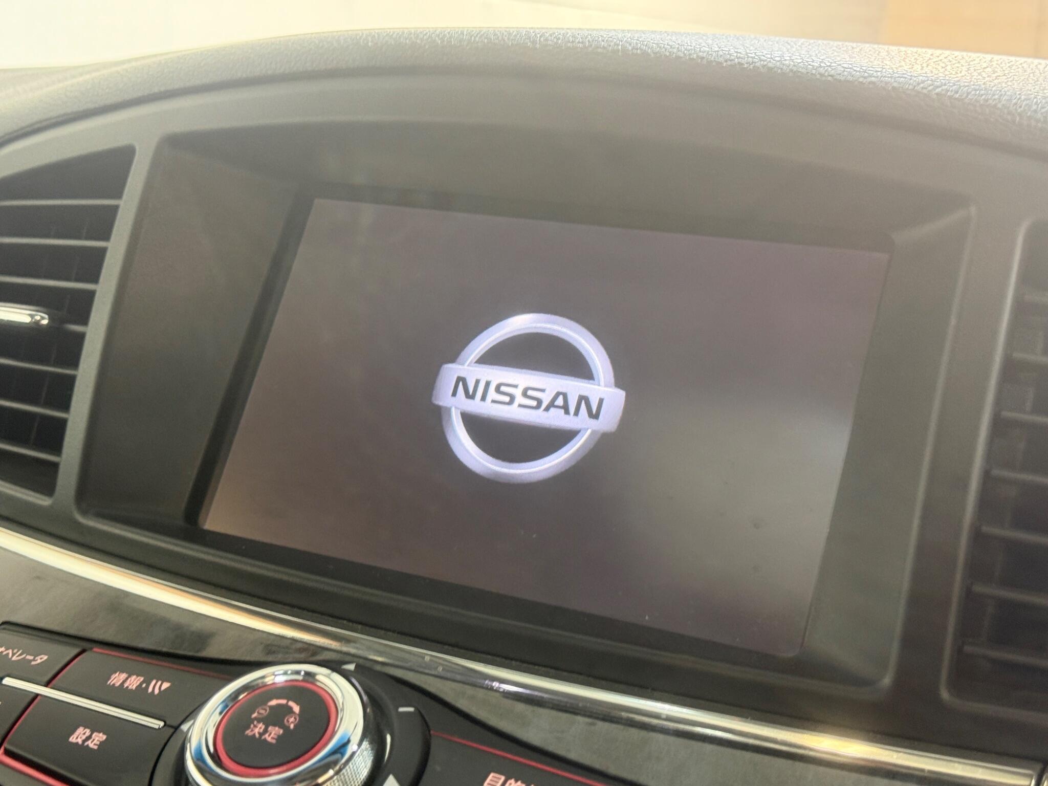 Nissan Elgrand - Image 15