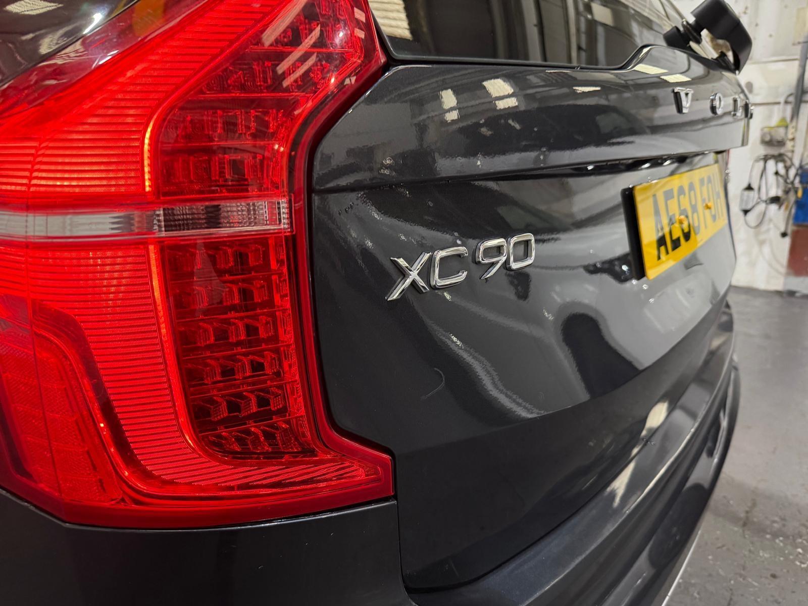 Volvo XC90 - Image 14