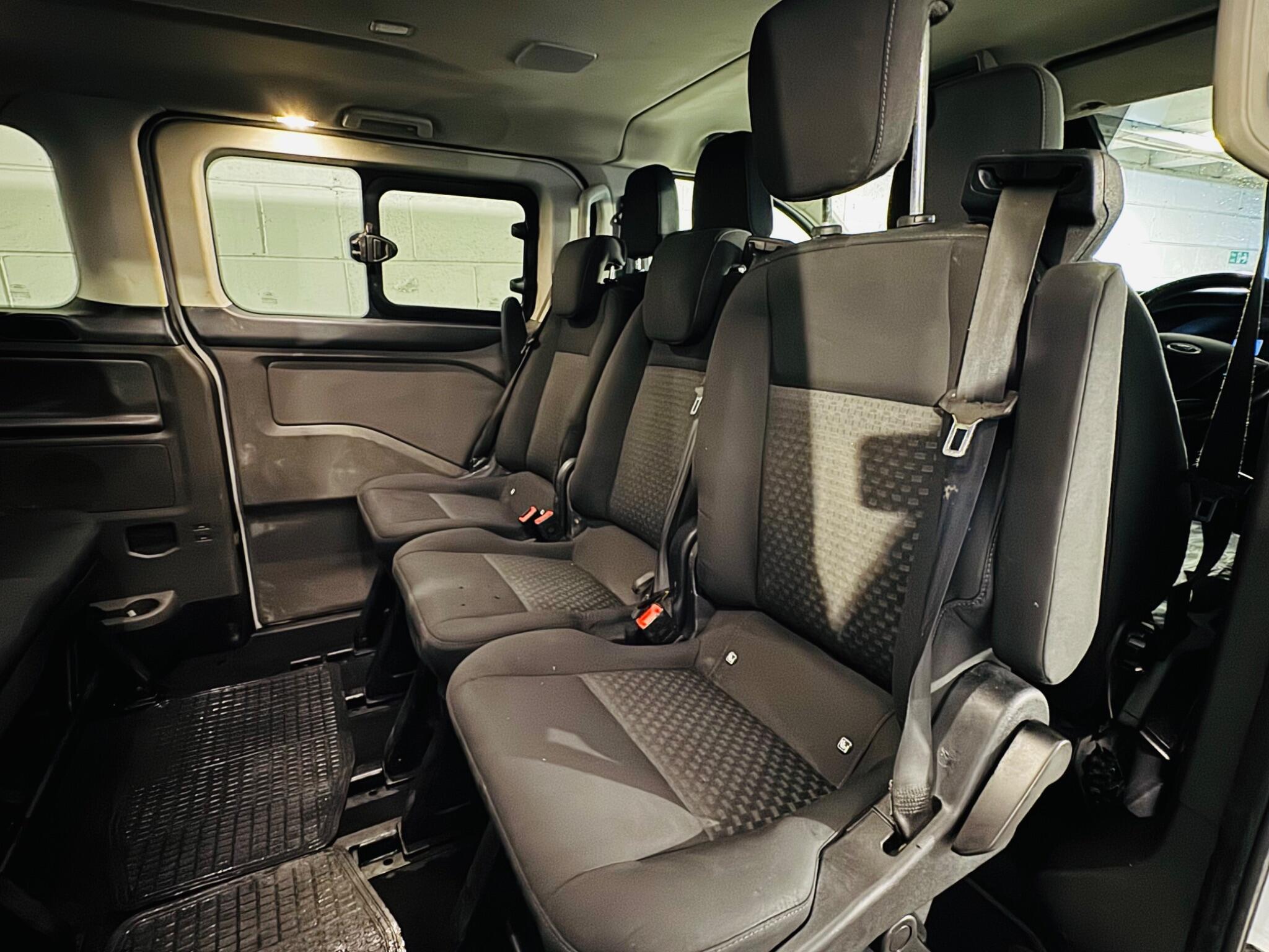 Ford TOURNEO CUSTOM - Image 11