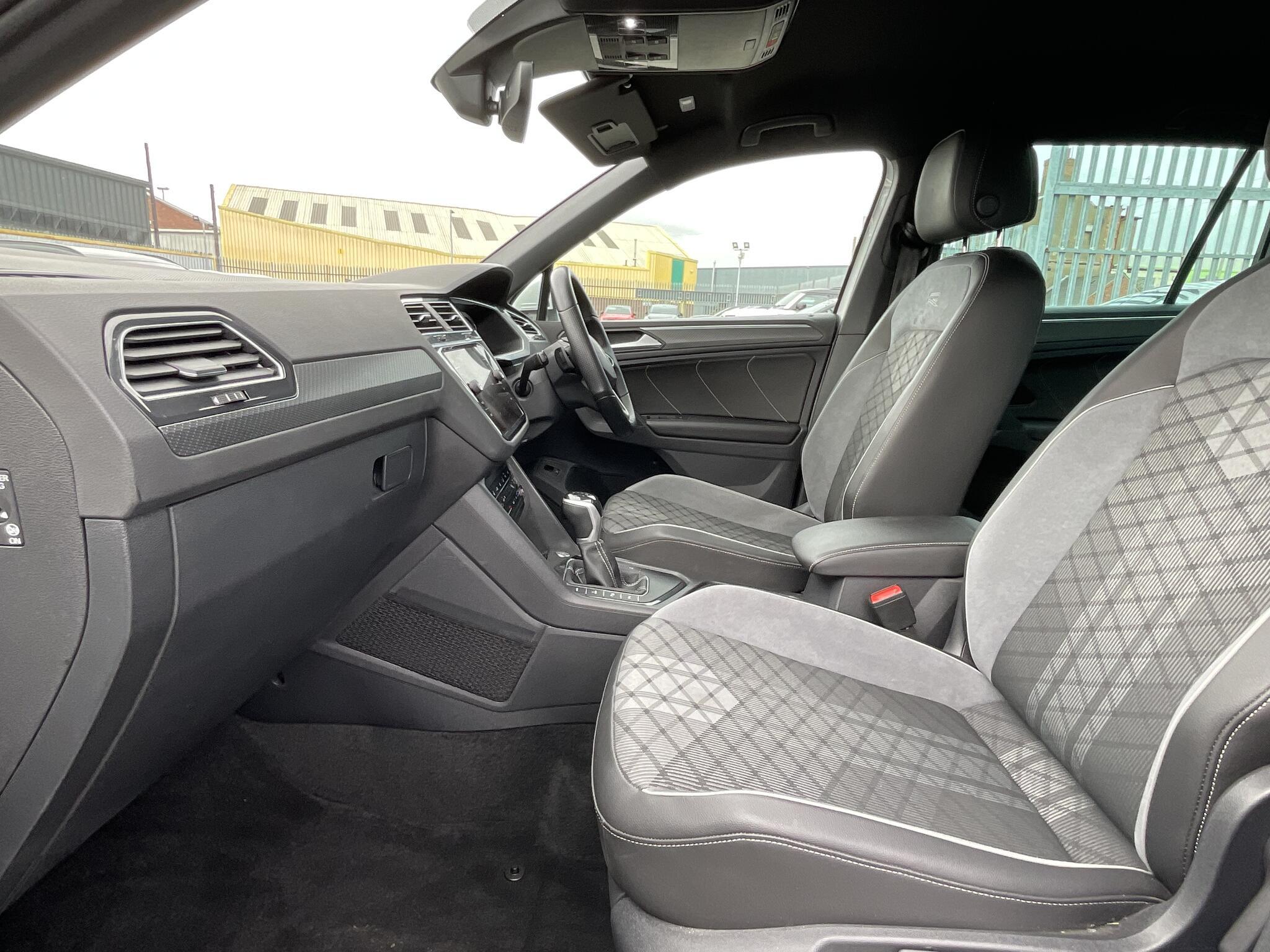 Volkswagen Tiguan - Image 15