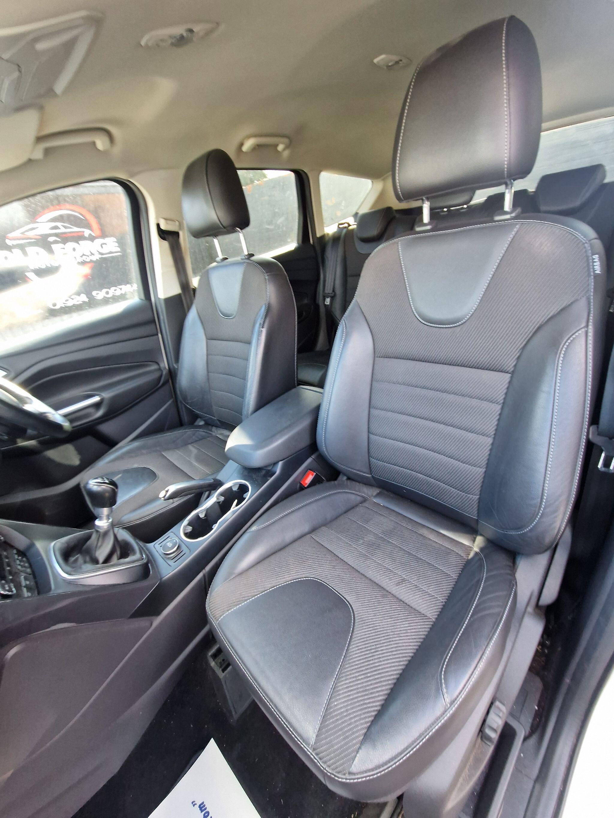 Ford Kuga - Image 36