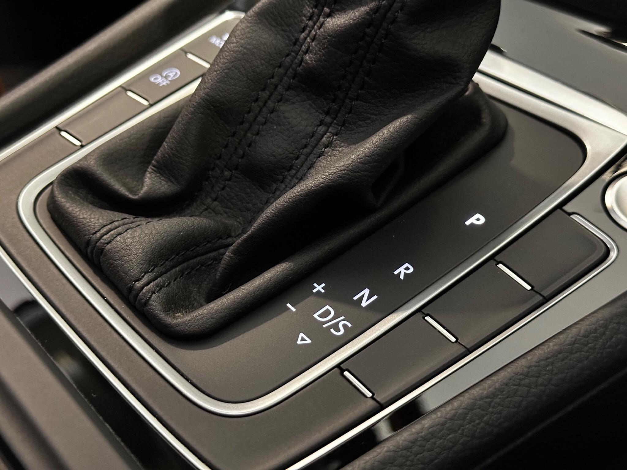 Volkswagen Golf - Image 37