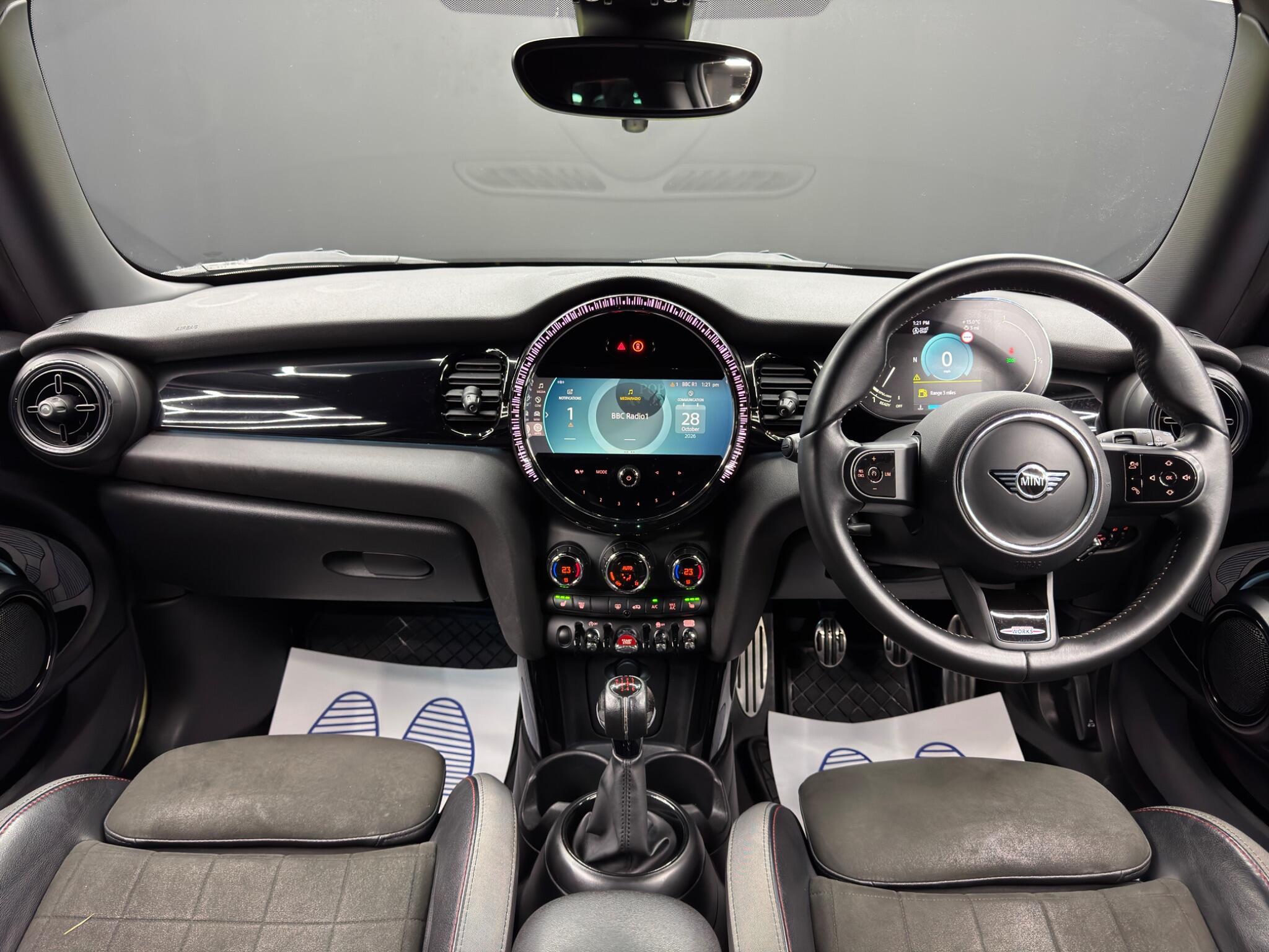 MINI Hatch - Image 10
