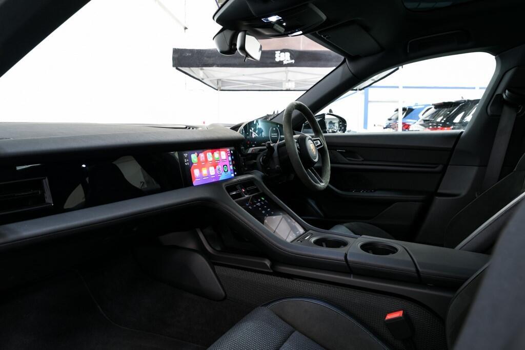 Porsche Taycan - Image 20