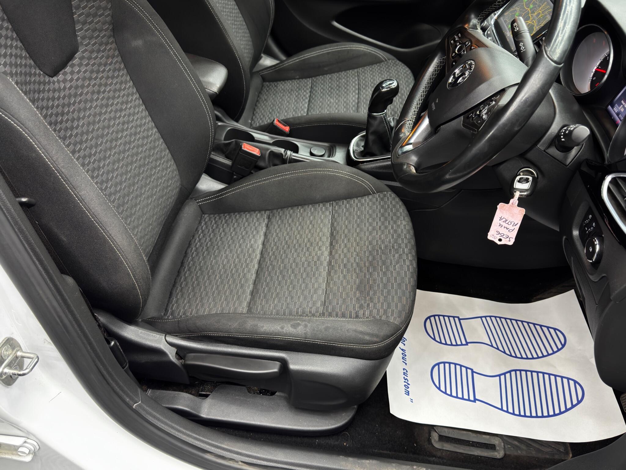 Vauxhall Astra - Image 13