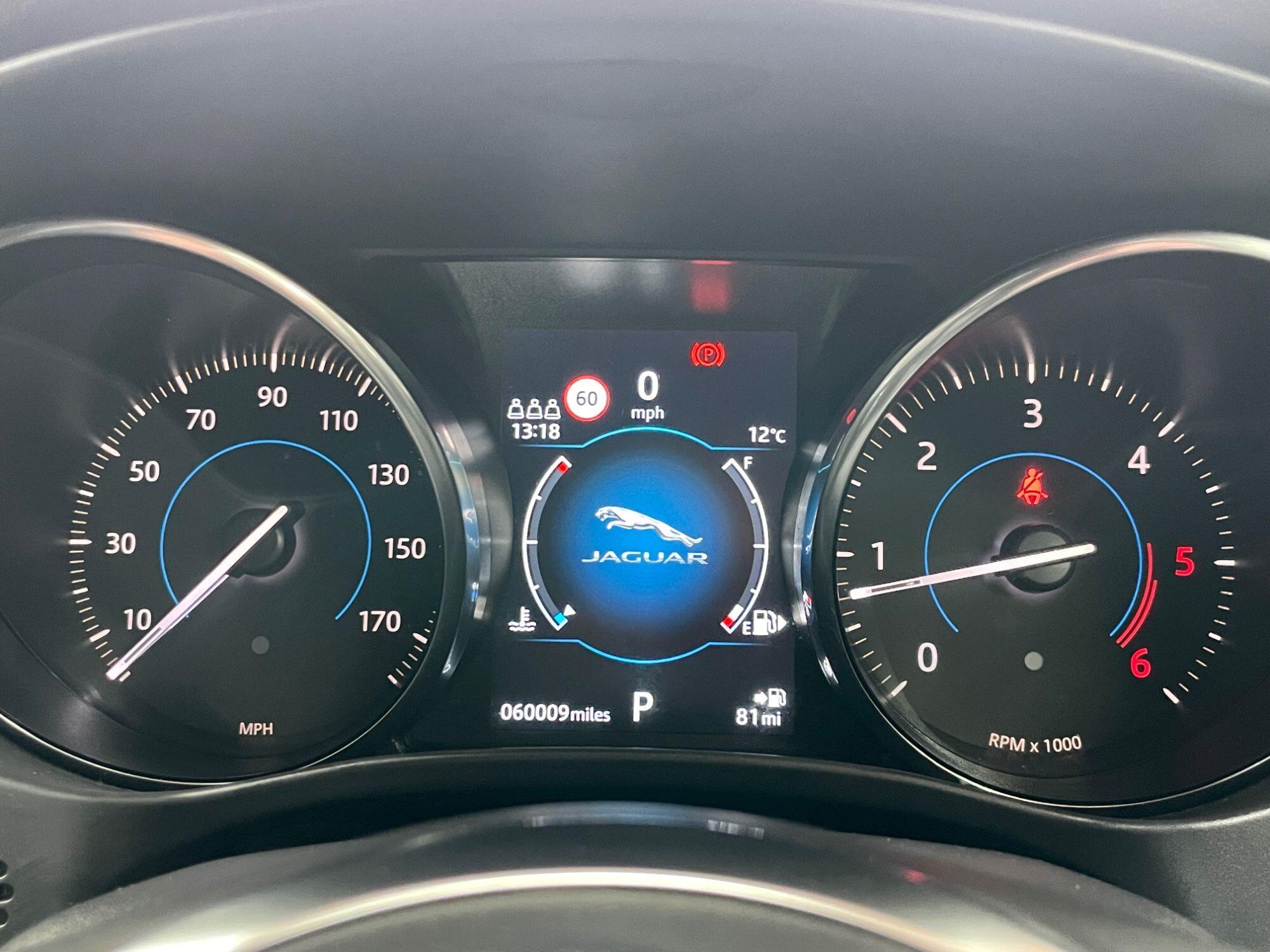 Jaguar F-Pace - Image 37