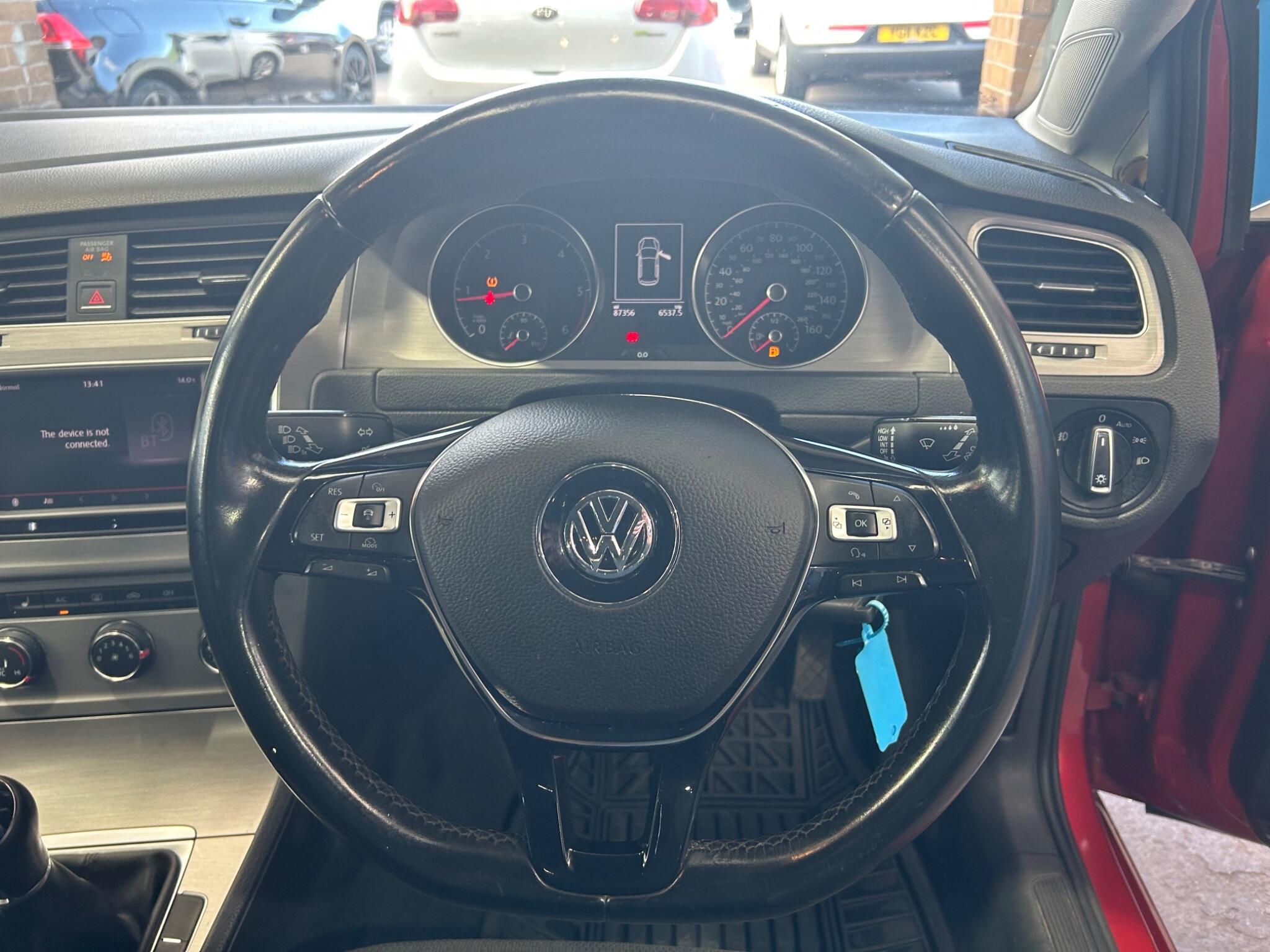Volkswagen Golf - Image 26