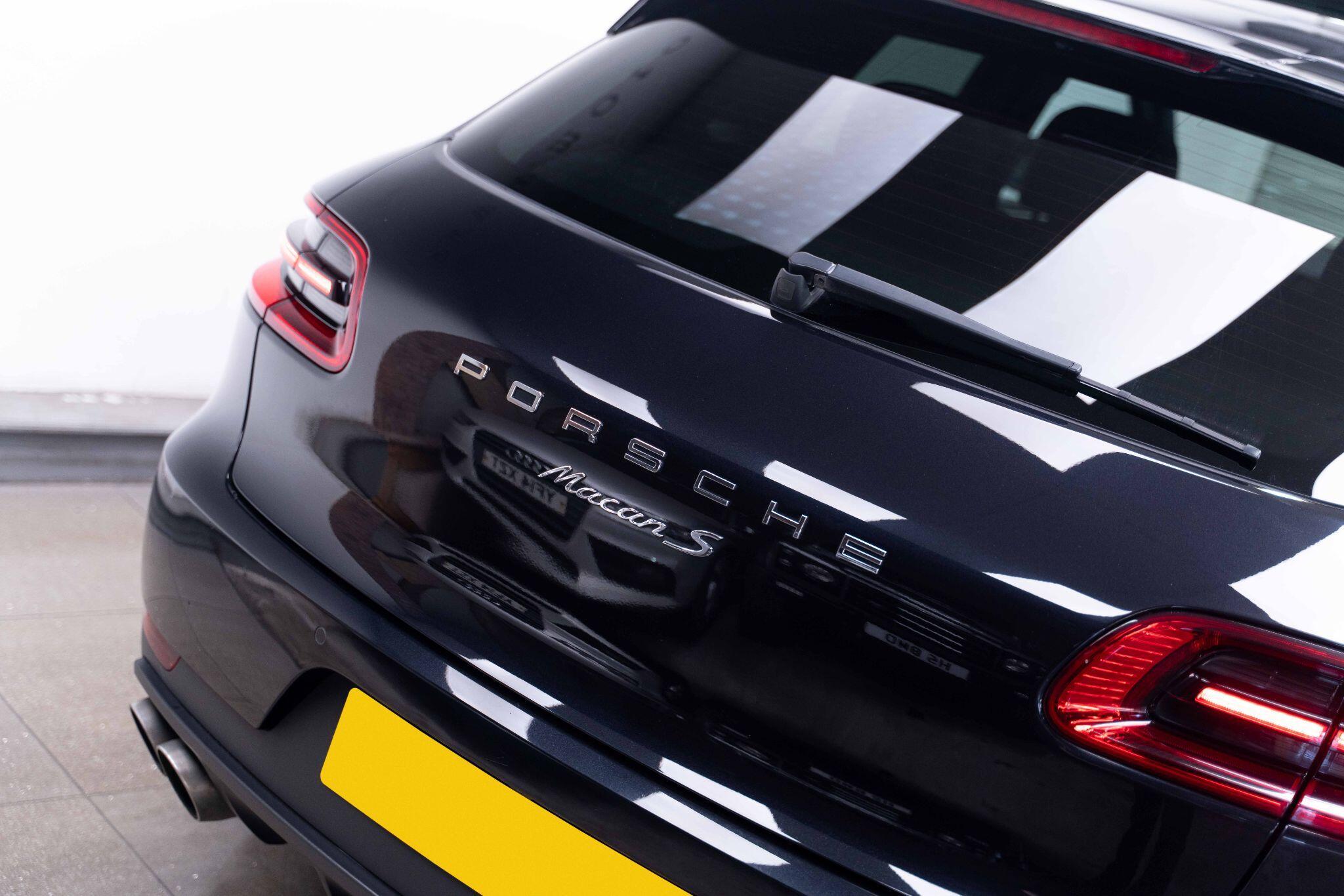 Porsche Macan - Image 2