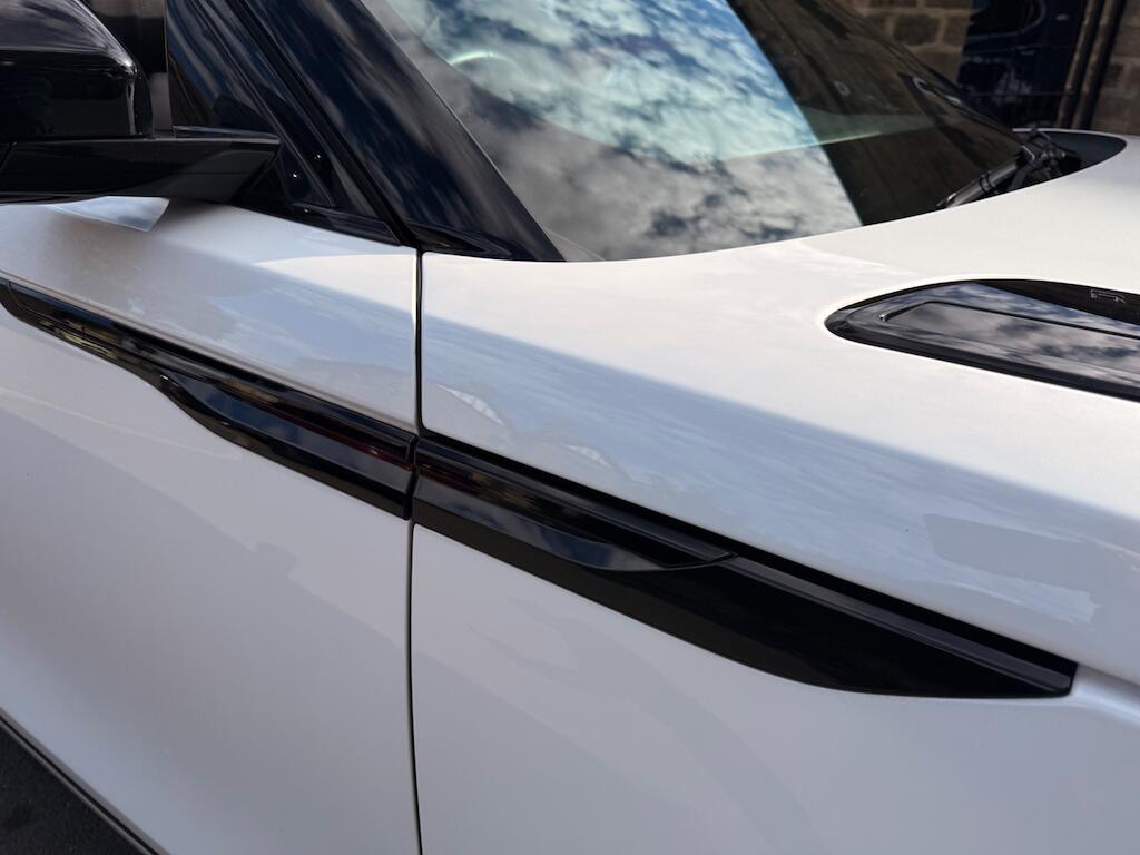 Land Rover Range Rover Velar - Image 17