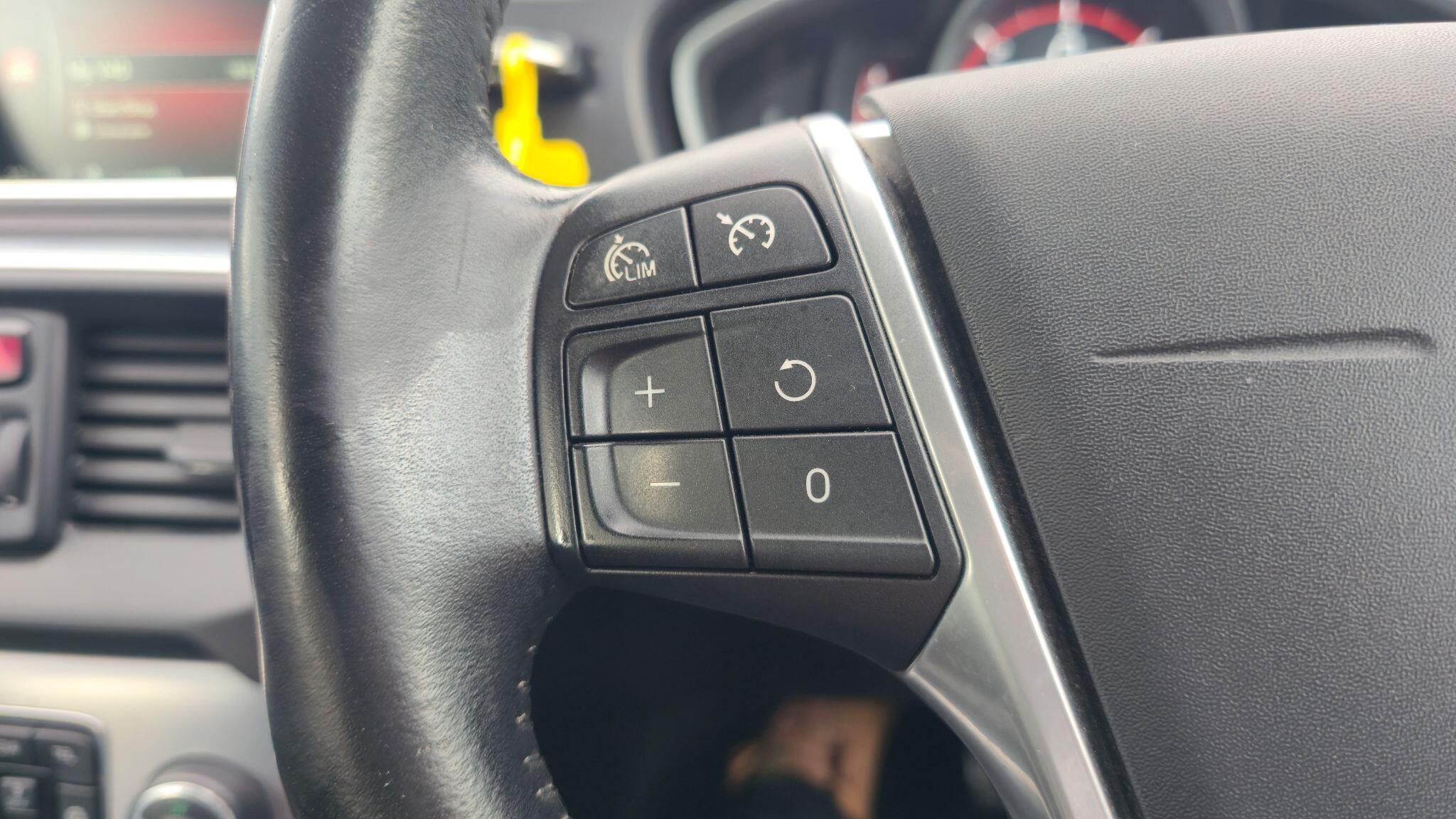 Volvo V40 - Image 19