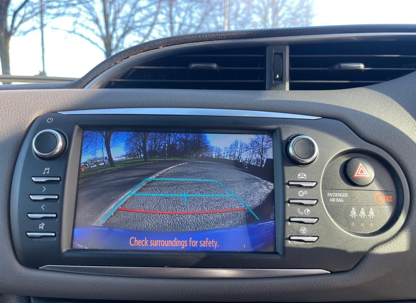 Toyota Yaris - Image 40