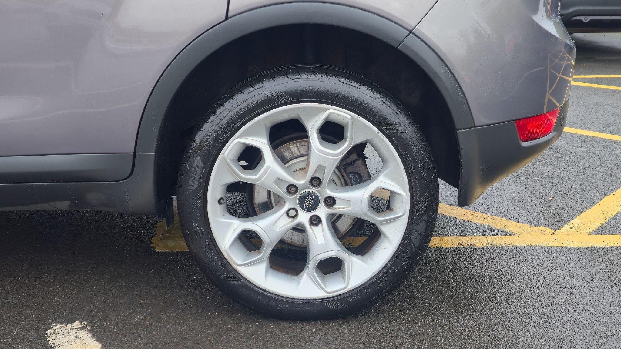 Ford Kuga - Image 12