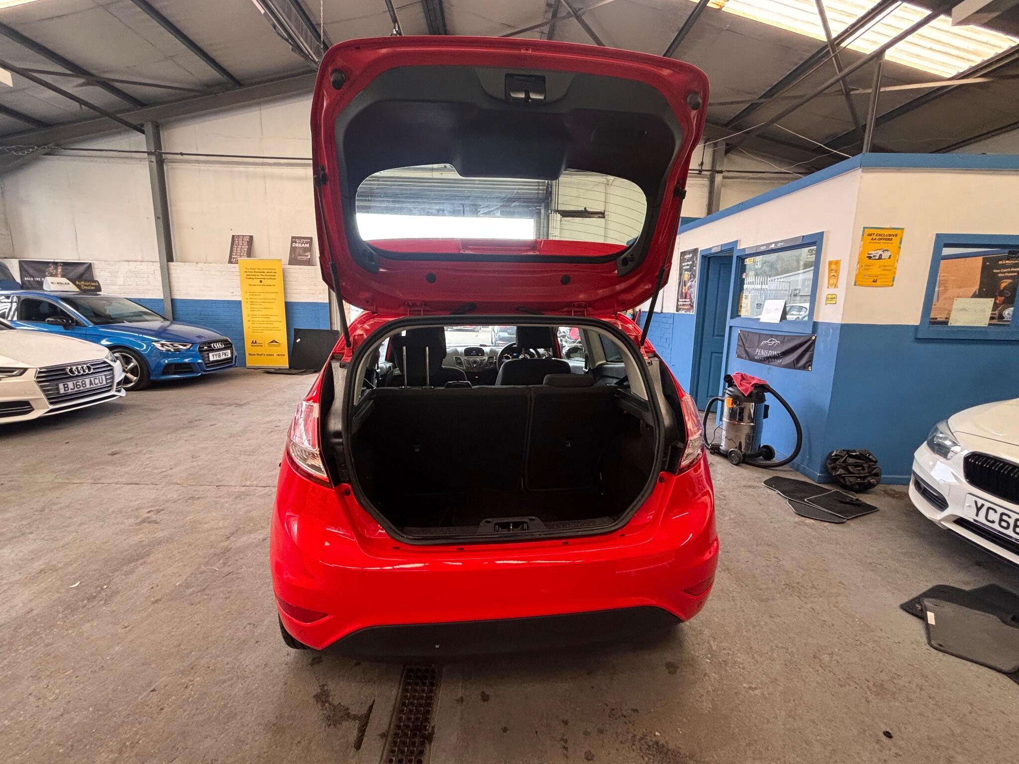 Ford Fiesta - Image 23