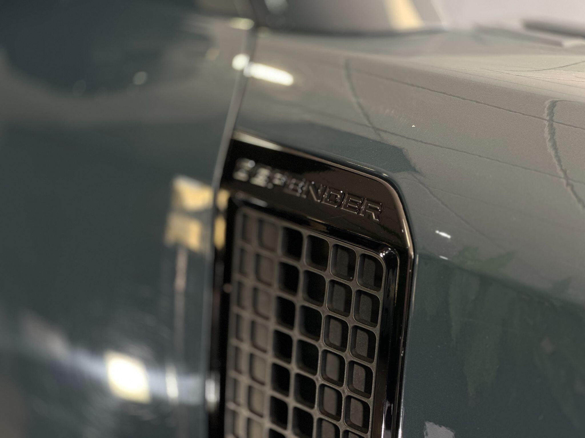 Land Rover Defender 110 - Image 3