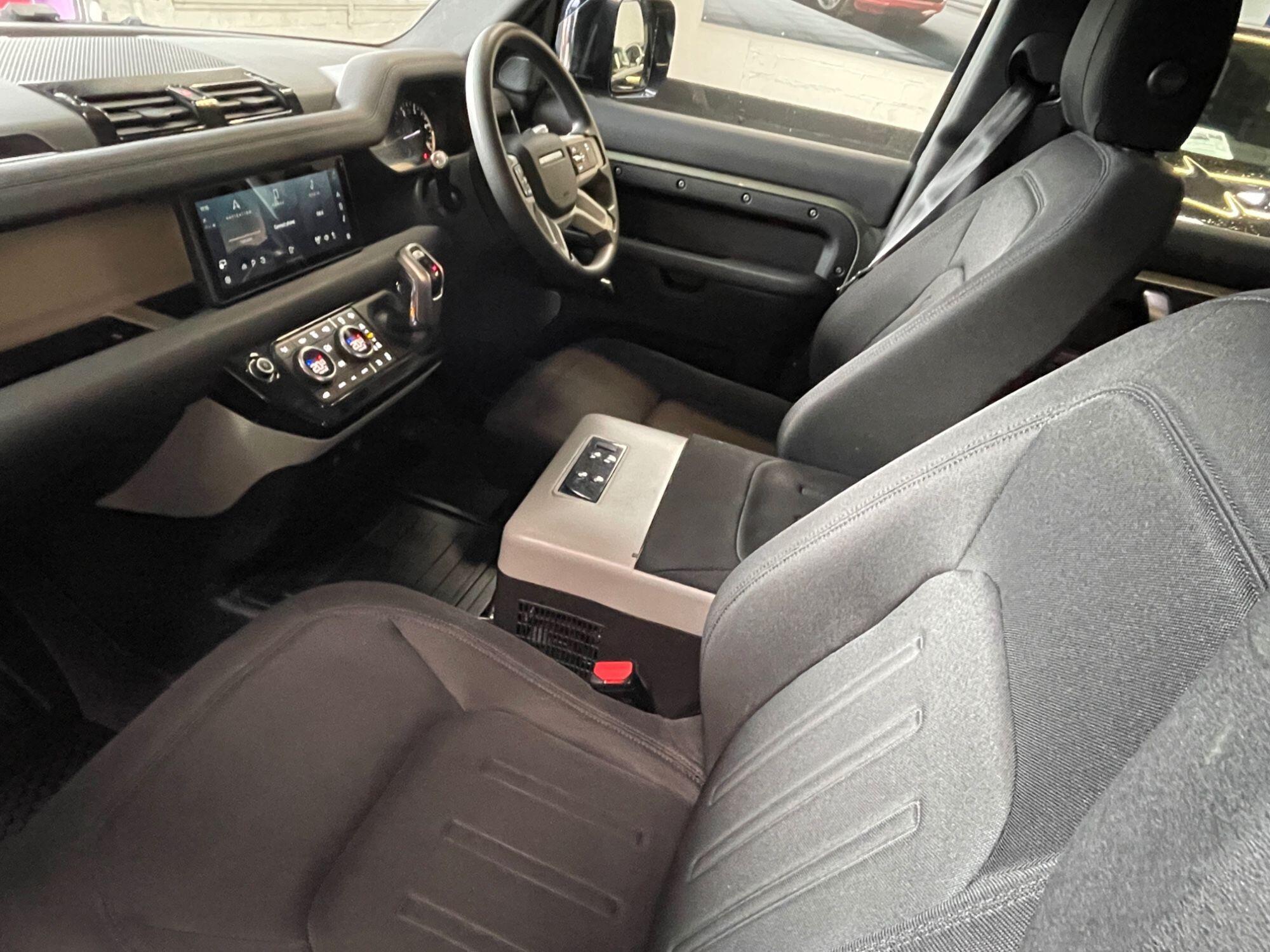 Land Rover Defender - Image 36