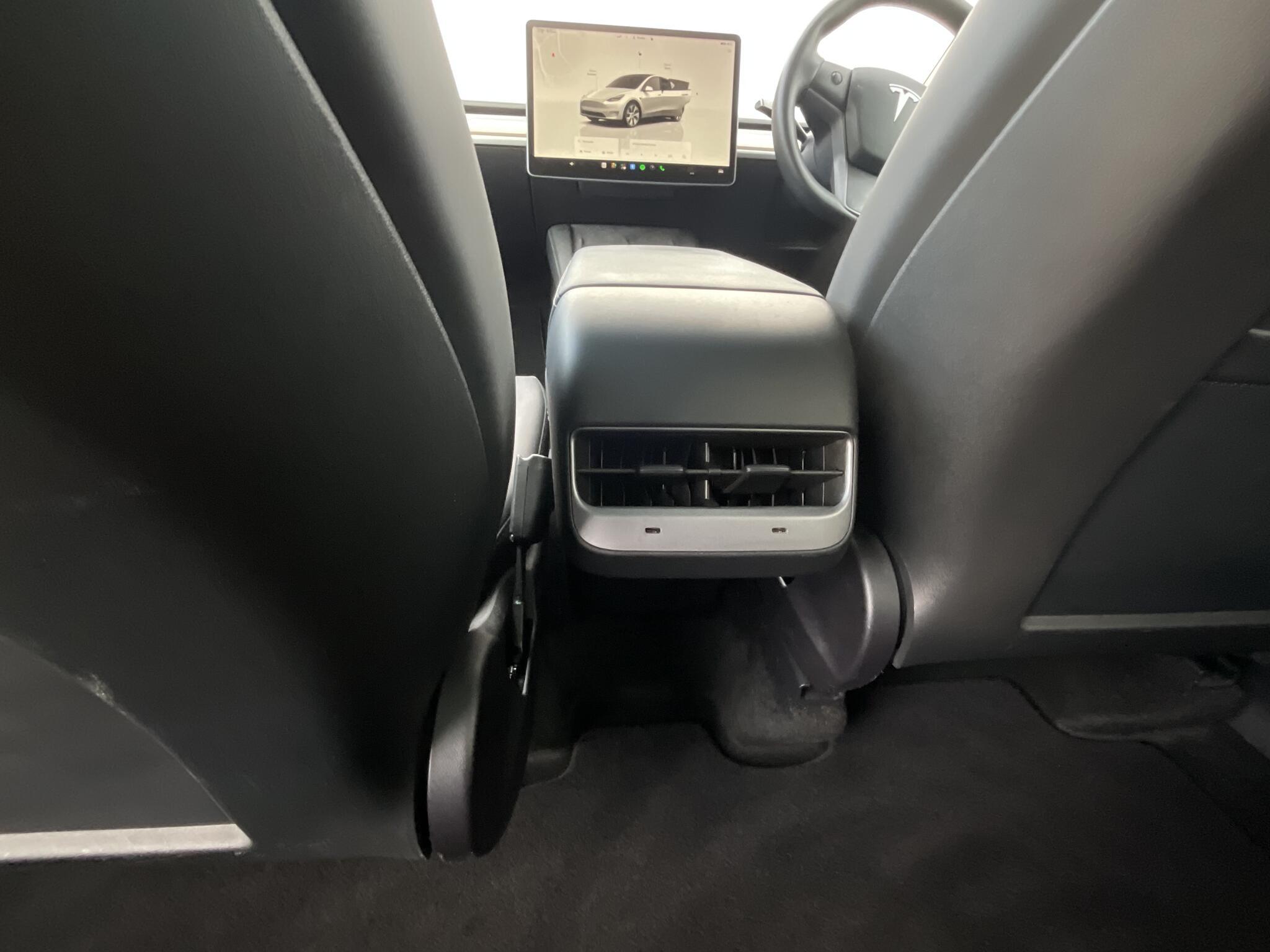 Tesla Model Y - Image 17