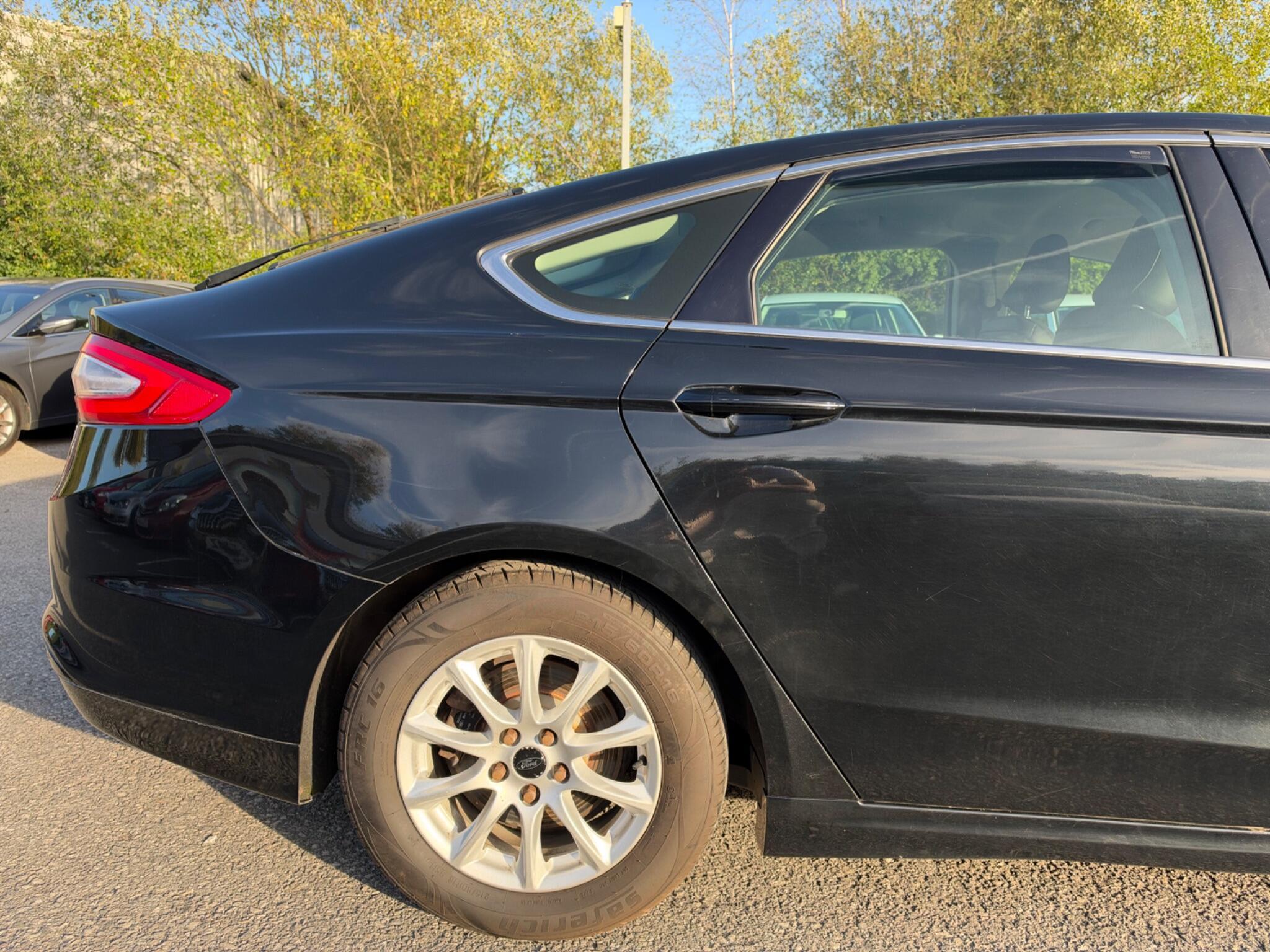 Ford Mondeo - Image 14