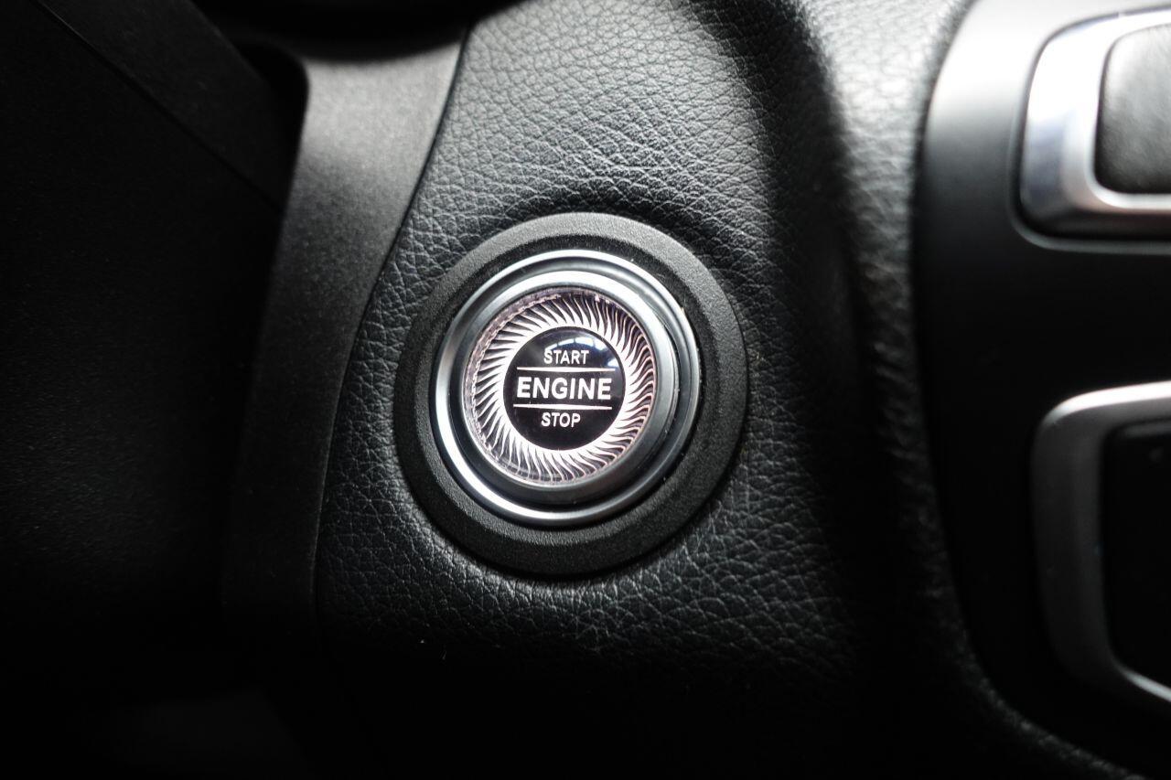 Mercedes C-Class - Image 51