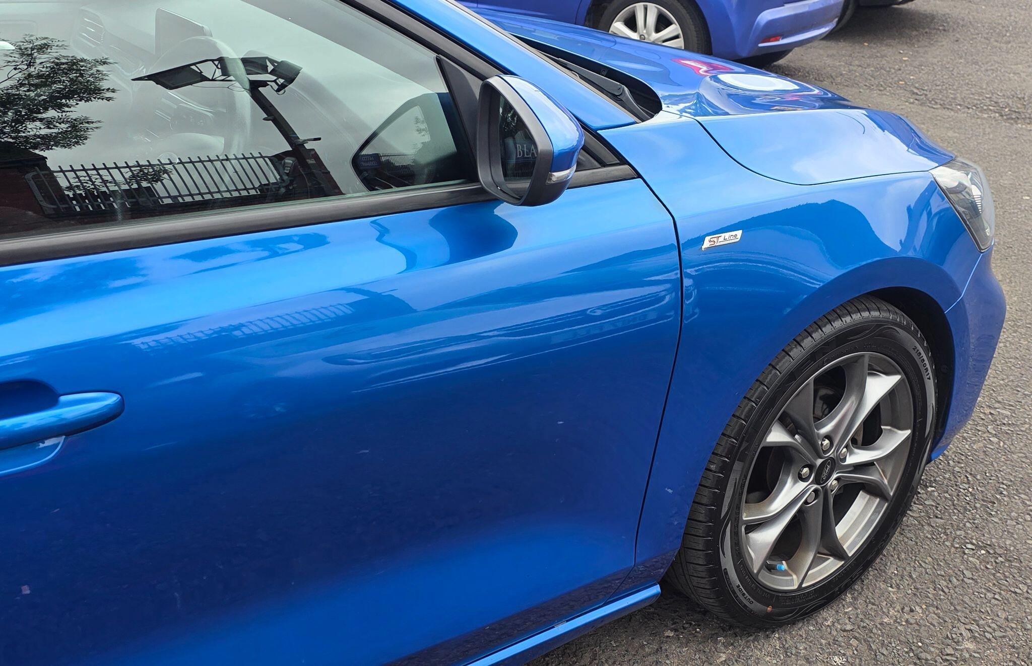 Ford Focus - Image 10