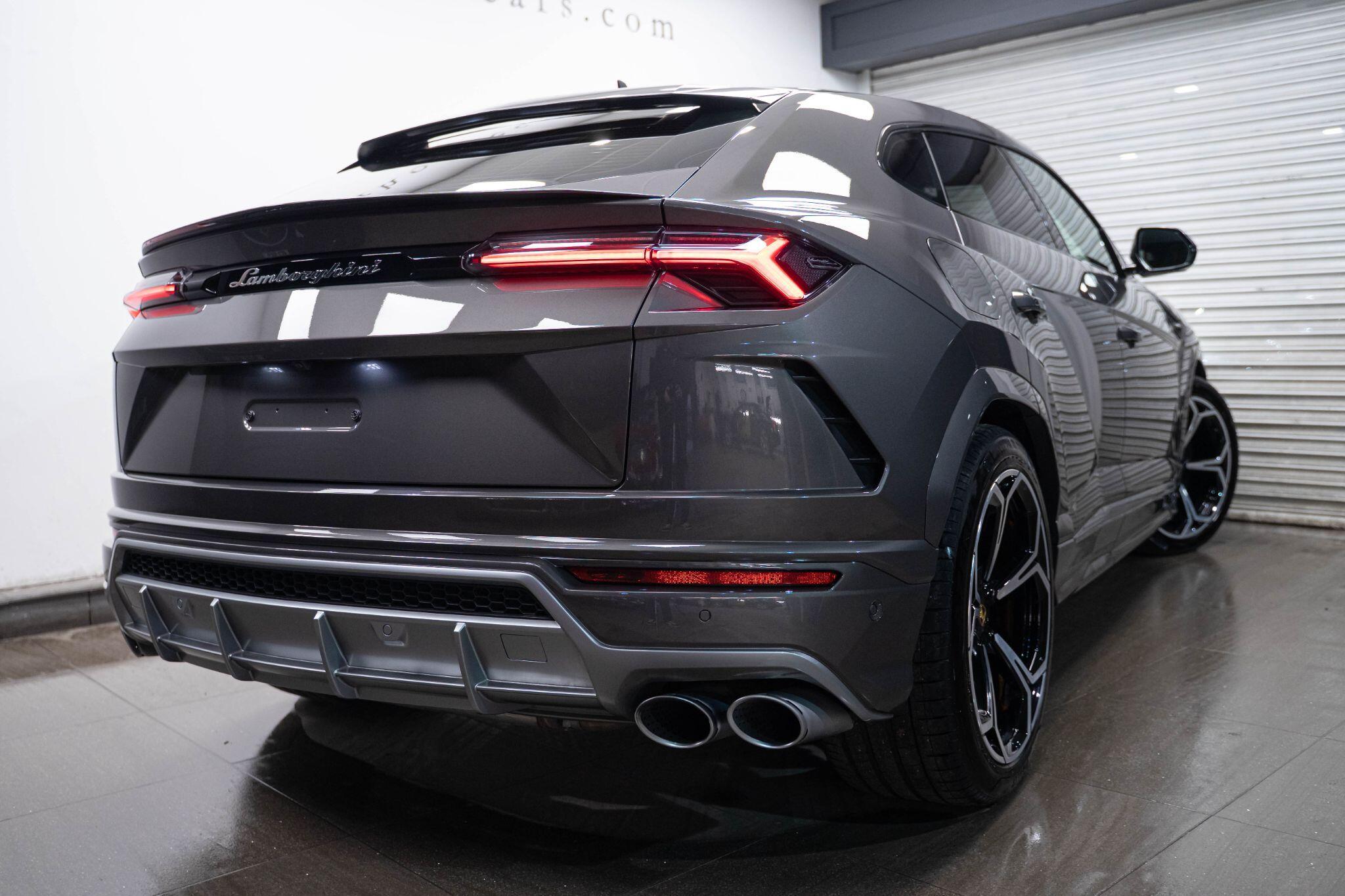 Lamborghini Urus - Image 6