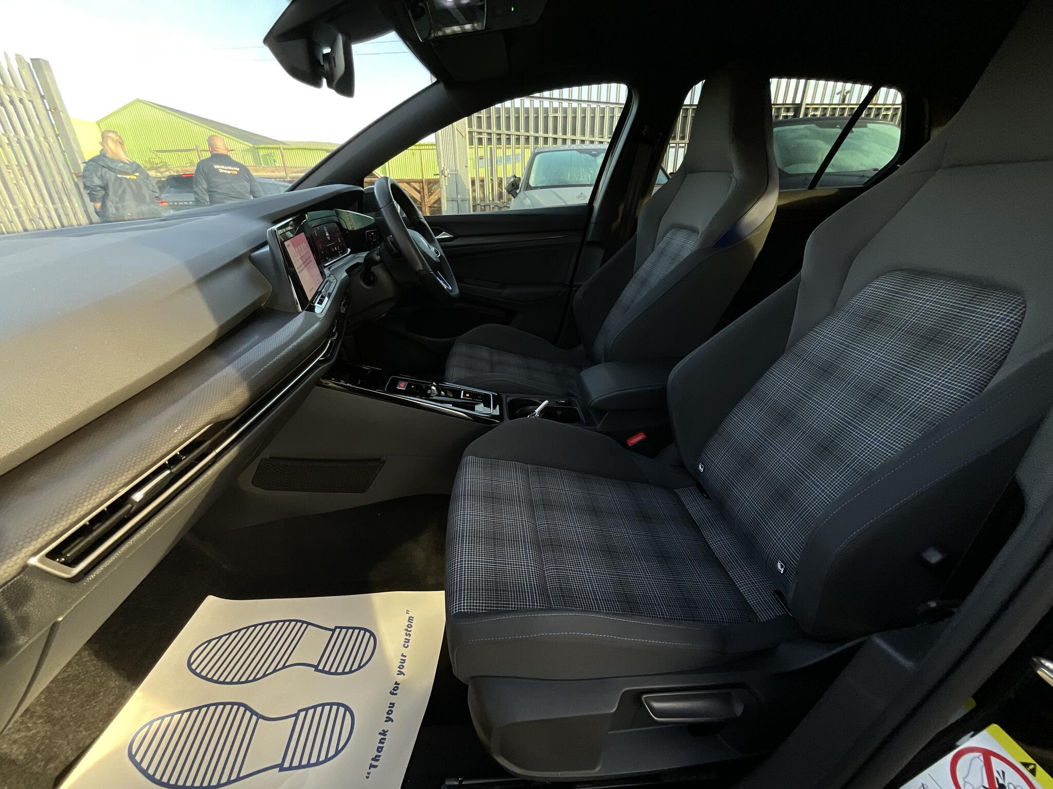 Volkswagen Golf - Image 18