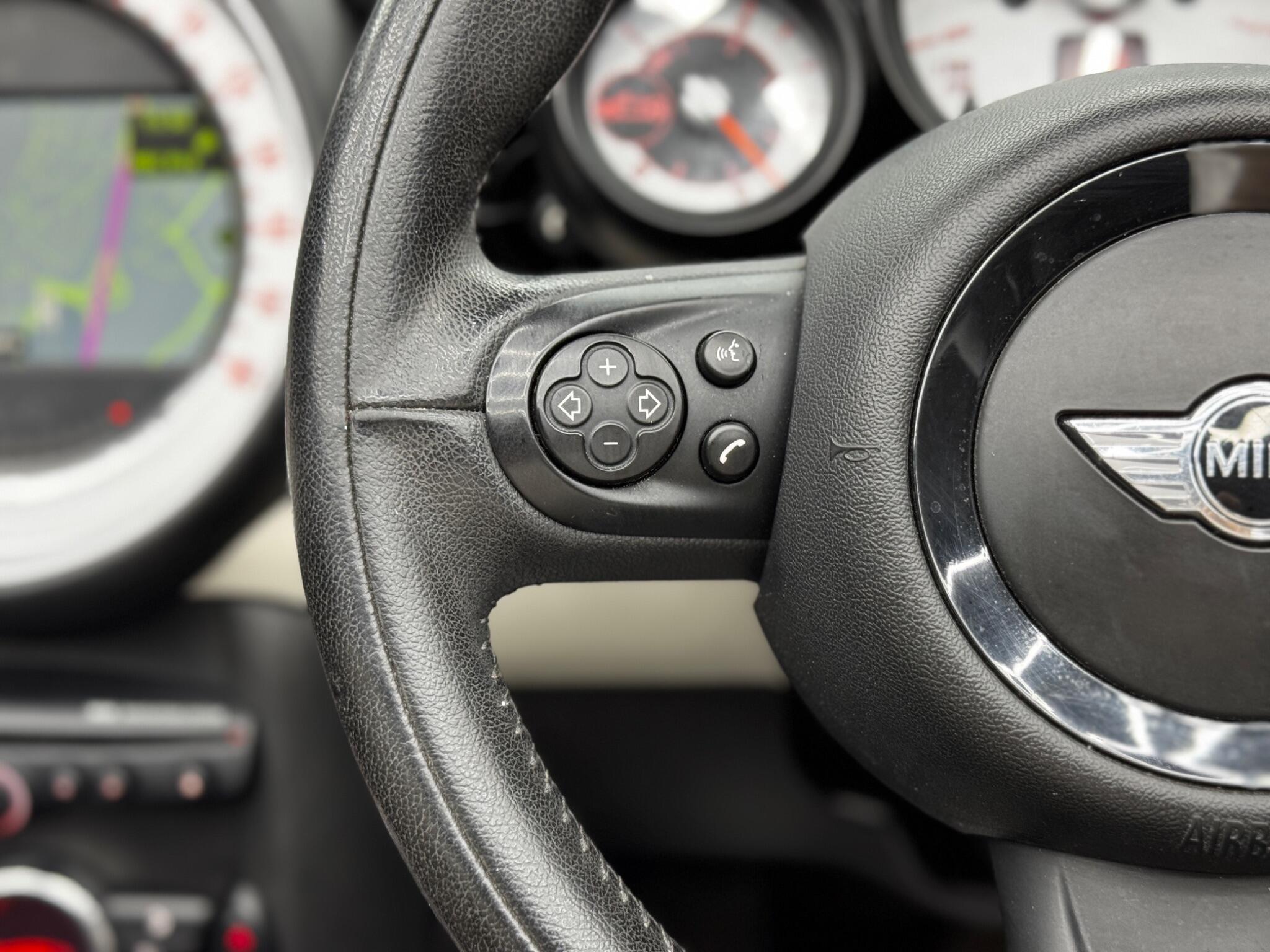 MINI Convertible - Image 18
