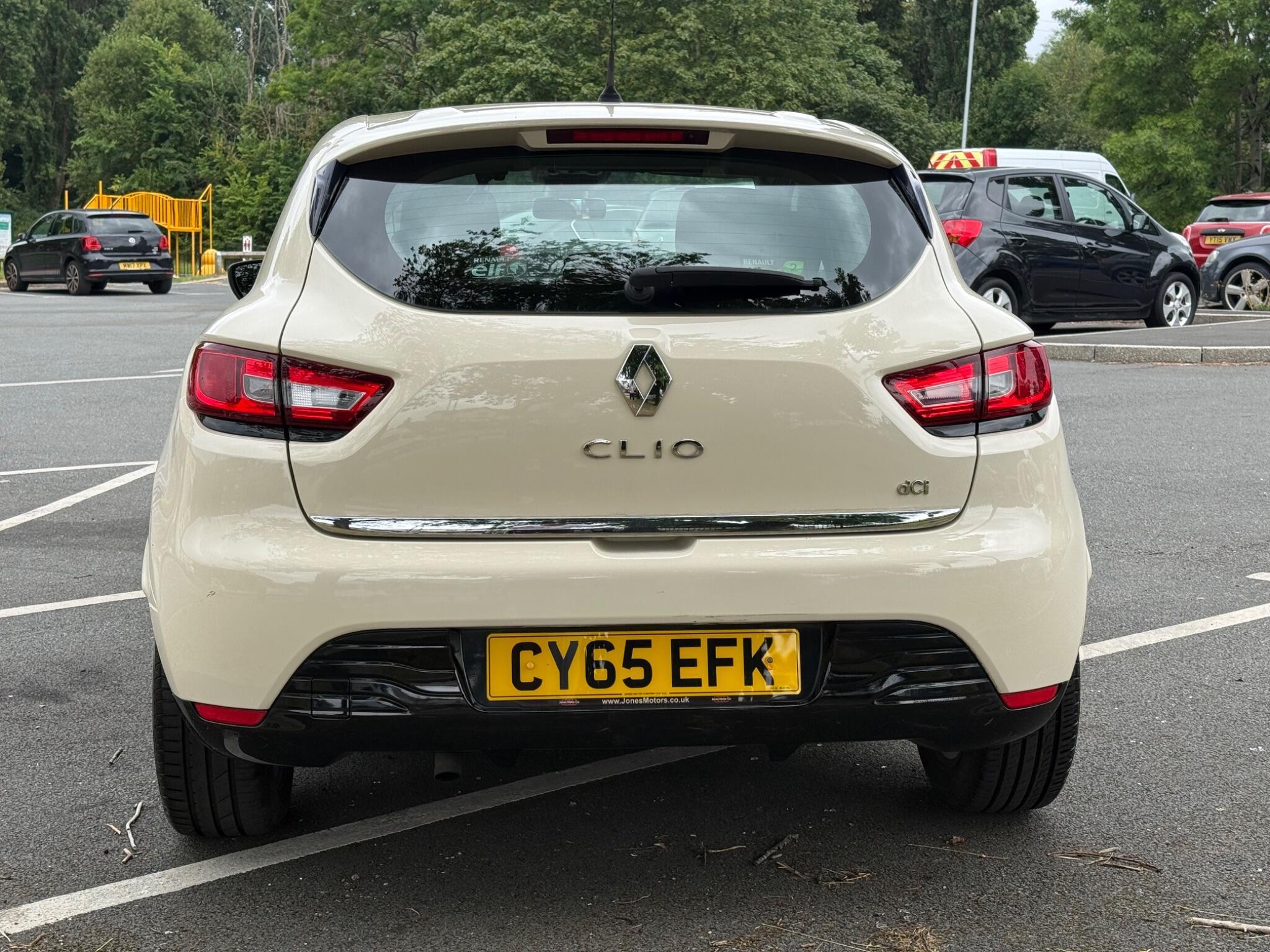Renault Clio - Image 4