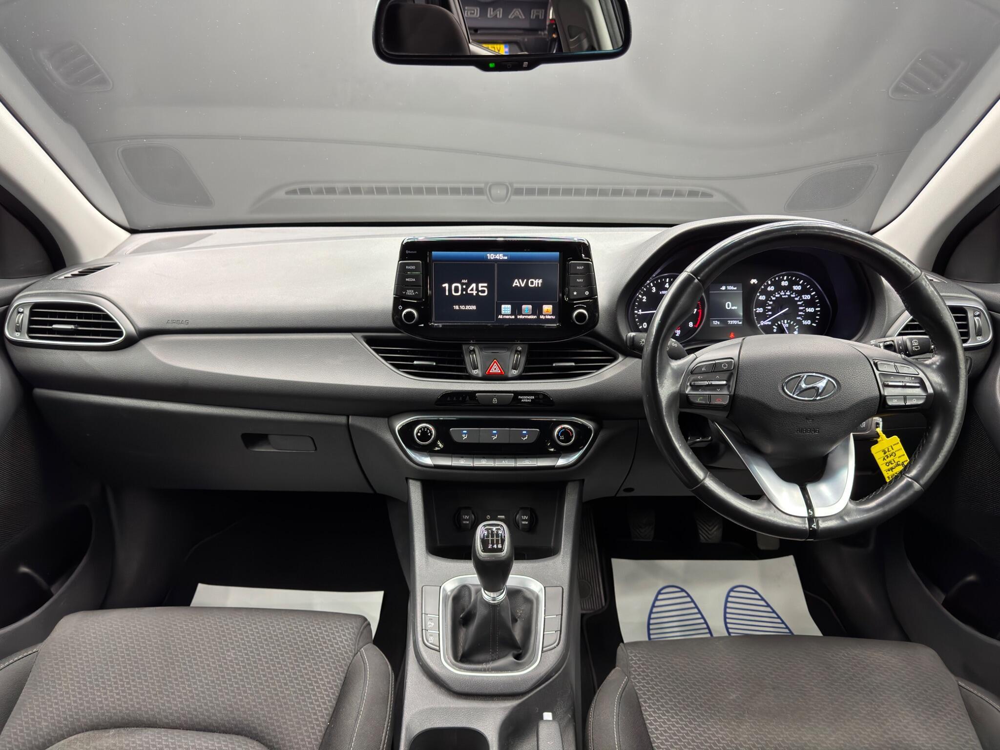 Hyundai i30 - Image 10