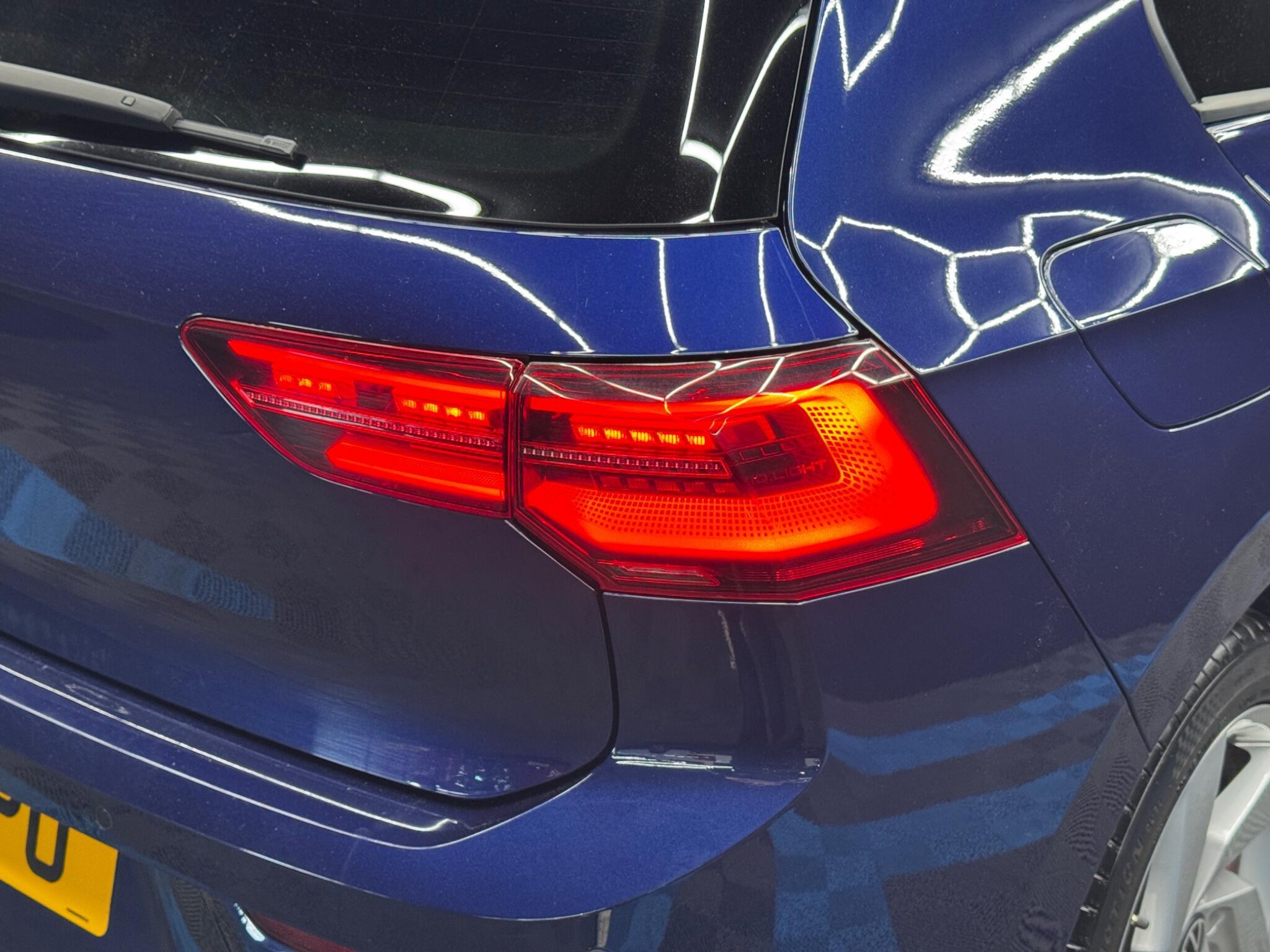 Volkswagen Golf - Image 44