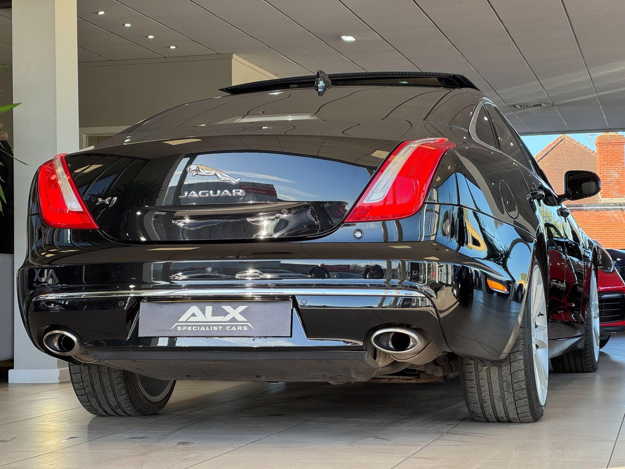 Jaguar XJ - Image 22