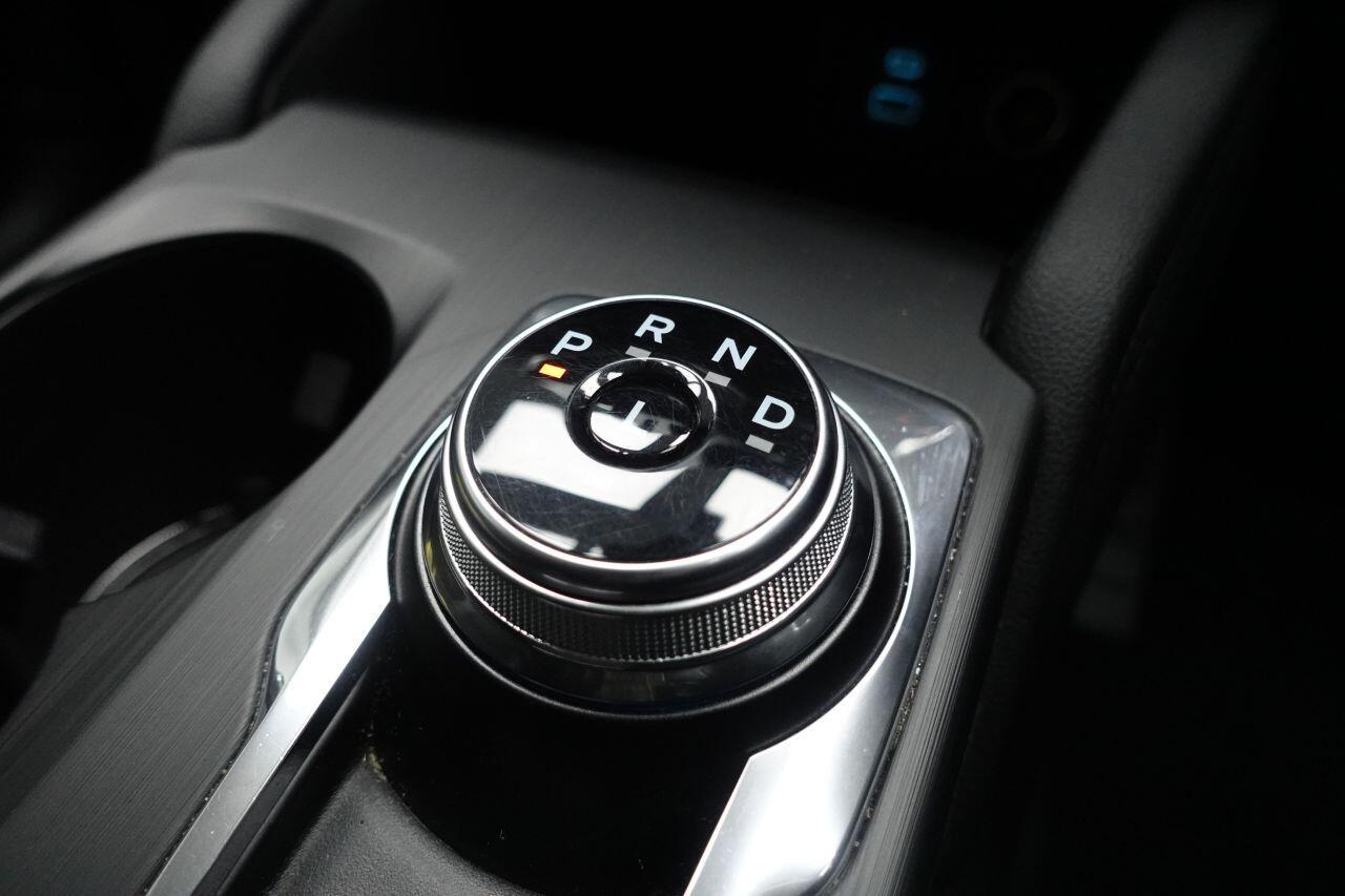 Ford Kuga - Image 35