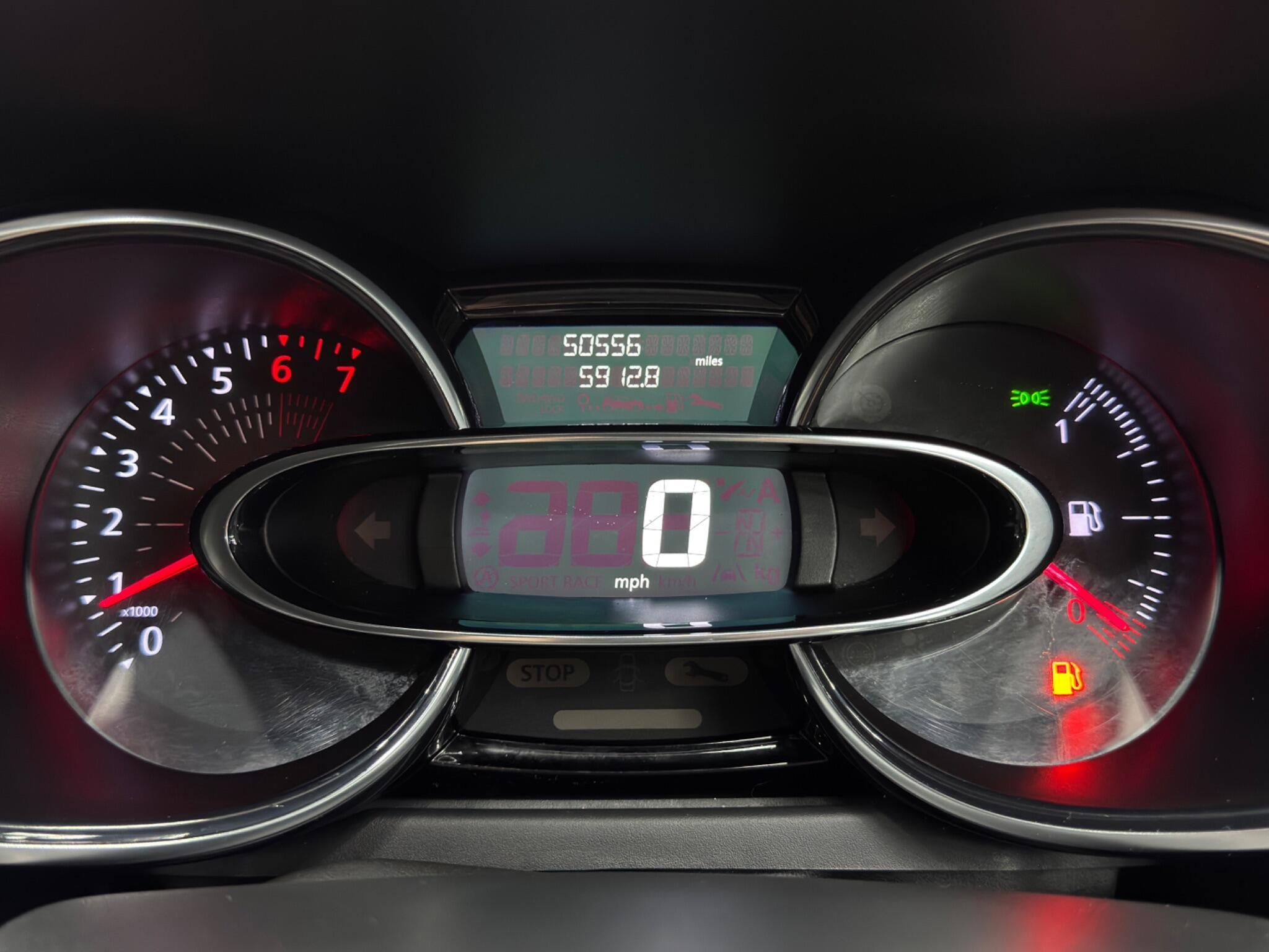 Renault Clio - Image 22