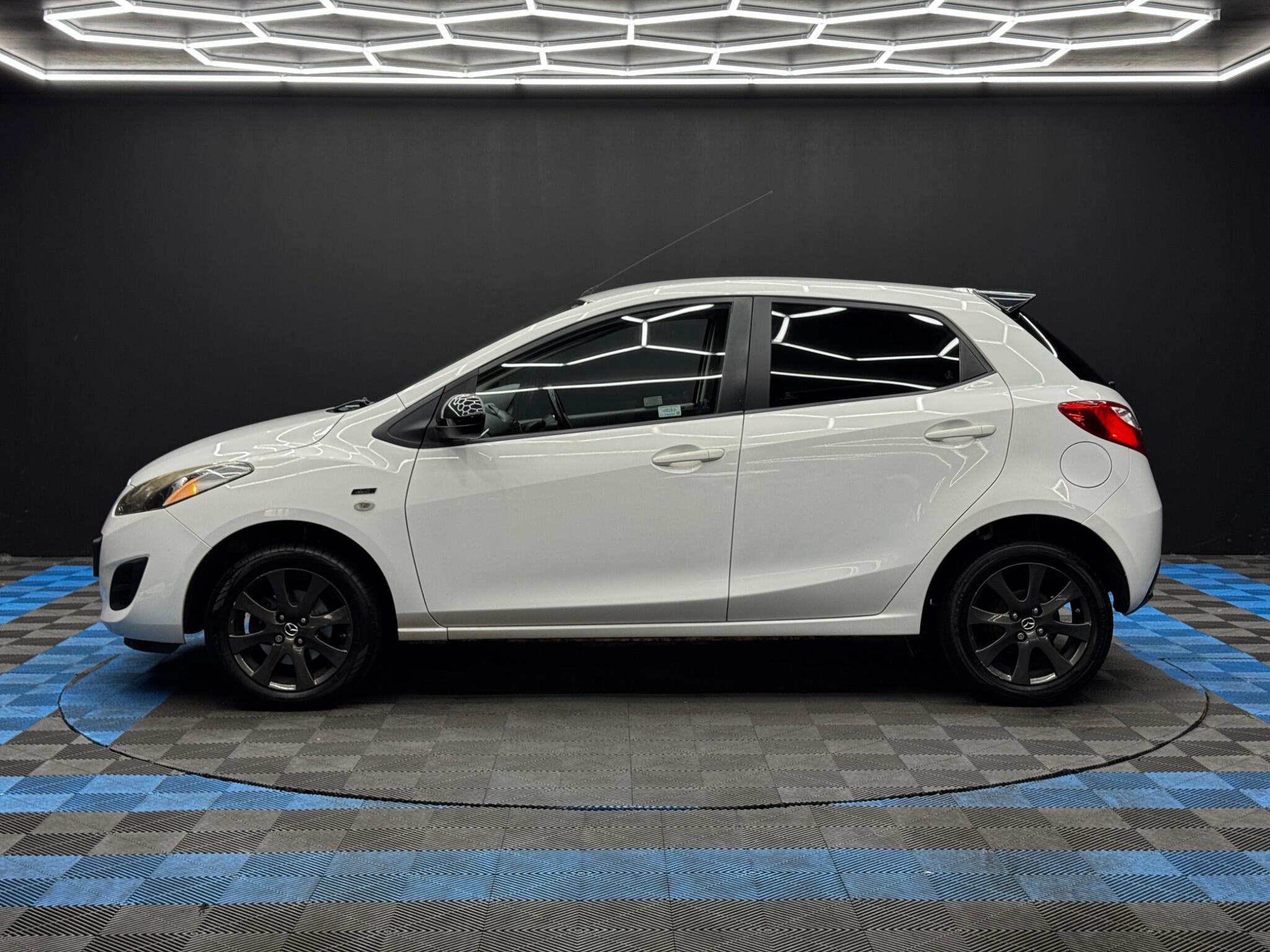 Mazda MAZDA2 - Image 8