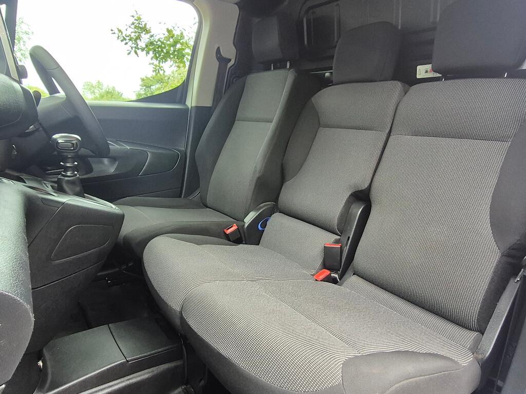 Vauxhall Combo - Image 20