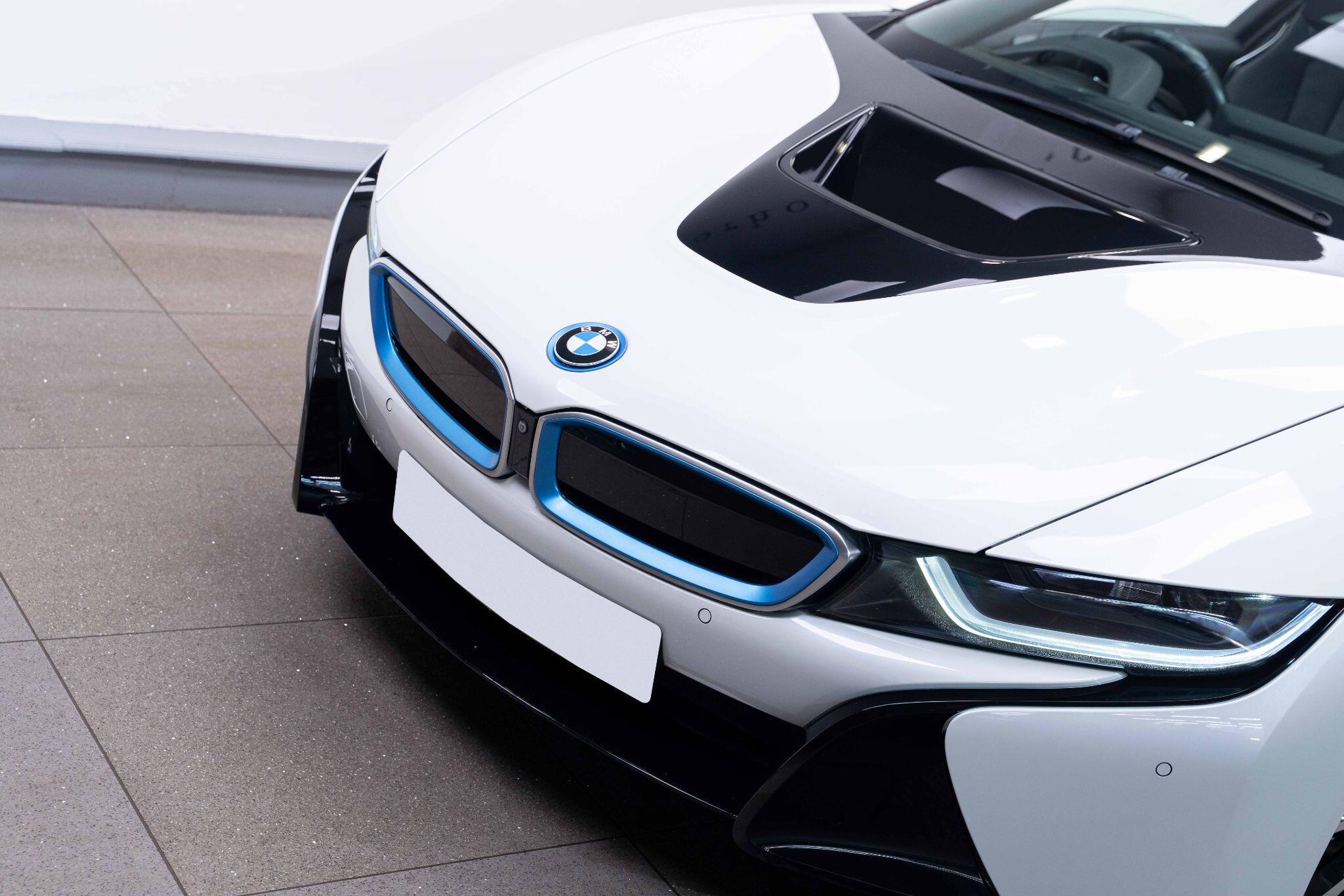 BMW i8 - Image 44