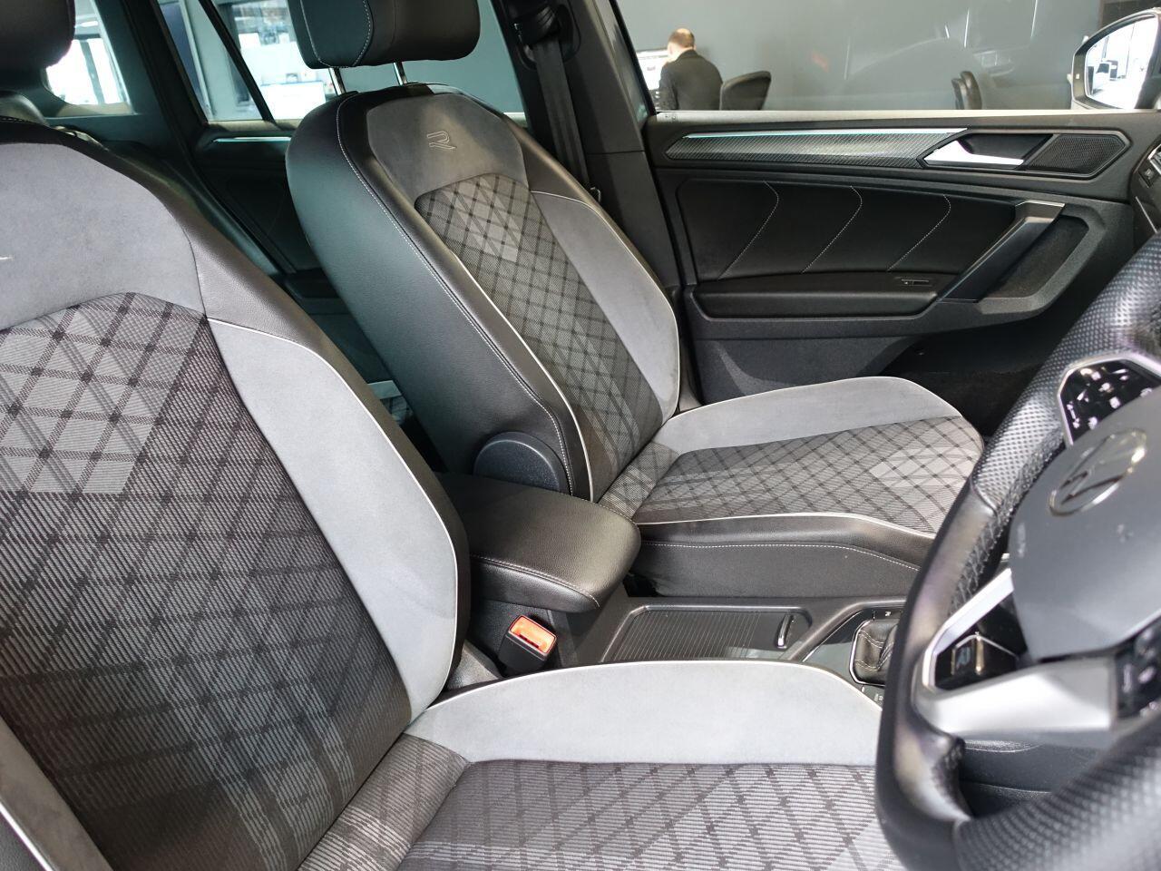 Volkswagen Tiguan - Image 13