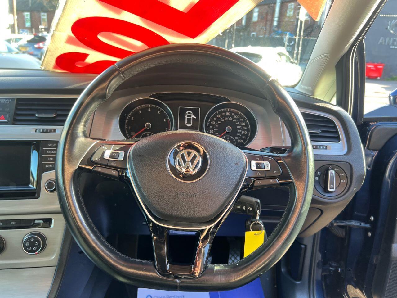 Volkswagen Golf - Image 26