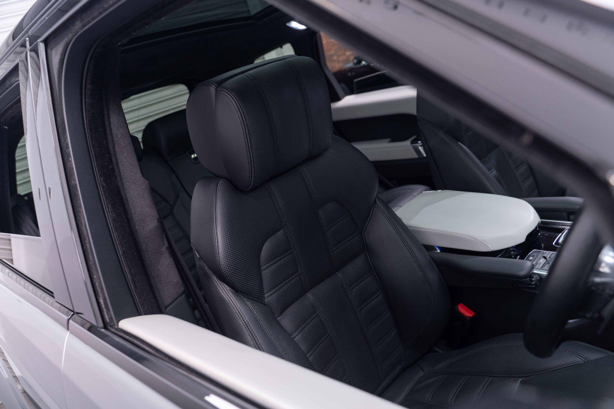 Land Rover RANGE ROVER SPORT - Image 17